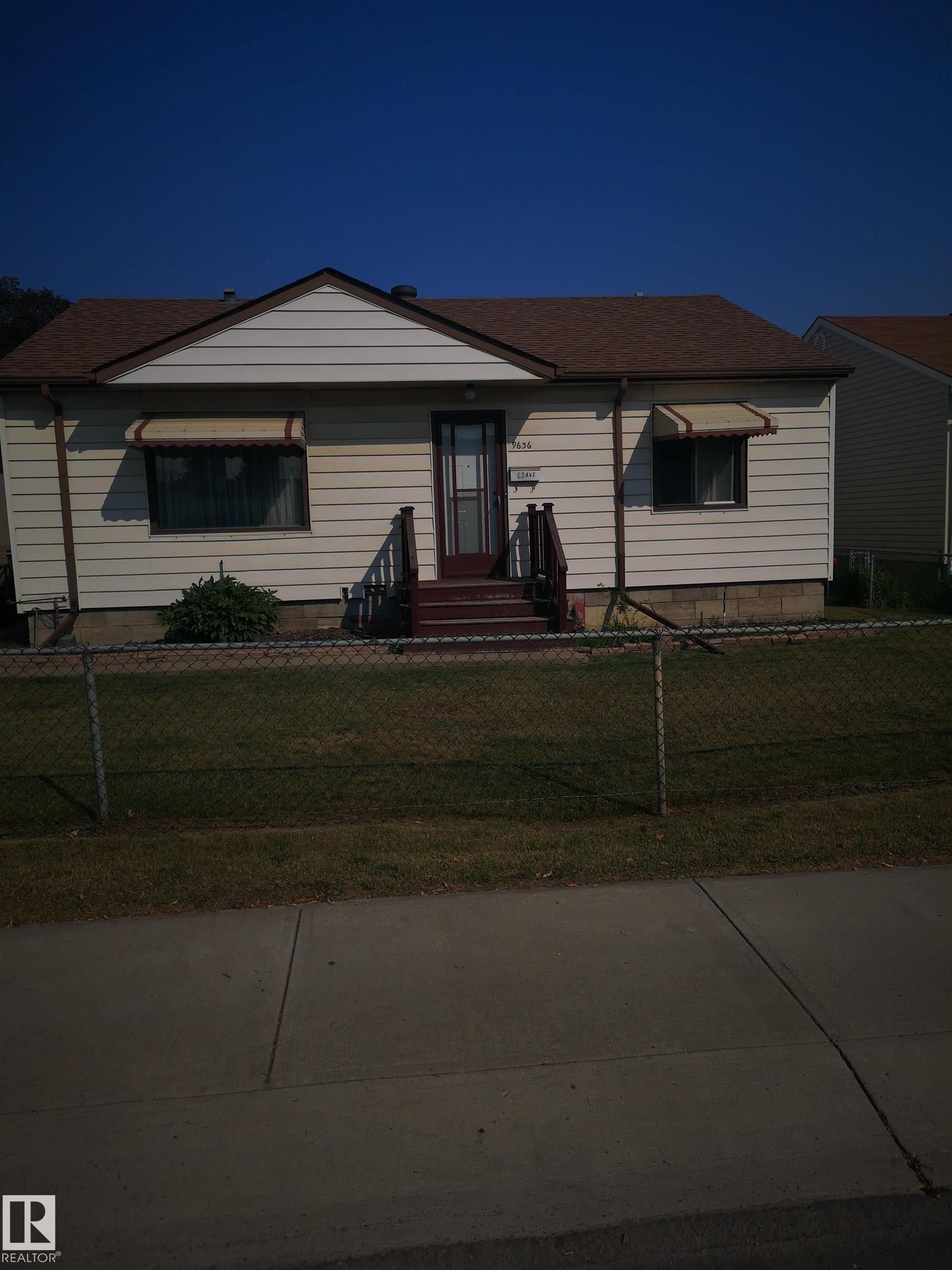 70 Av Nw Unit 8032 Ave, Edmonton, AB T6C 0A5