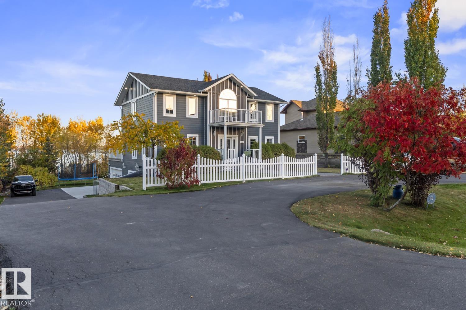1512 Horseshoe Bay Es Ests, Cold Lake, AB T9M 1G8