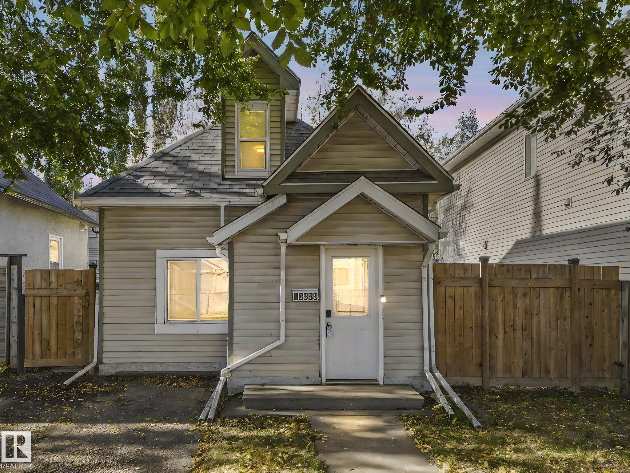 92 St Nw Unit 10920 St, Edmonton, AB T5H 1W1