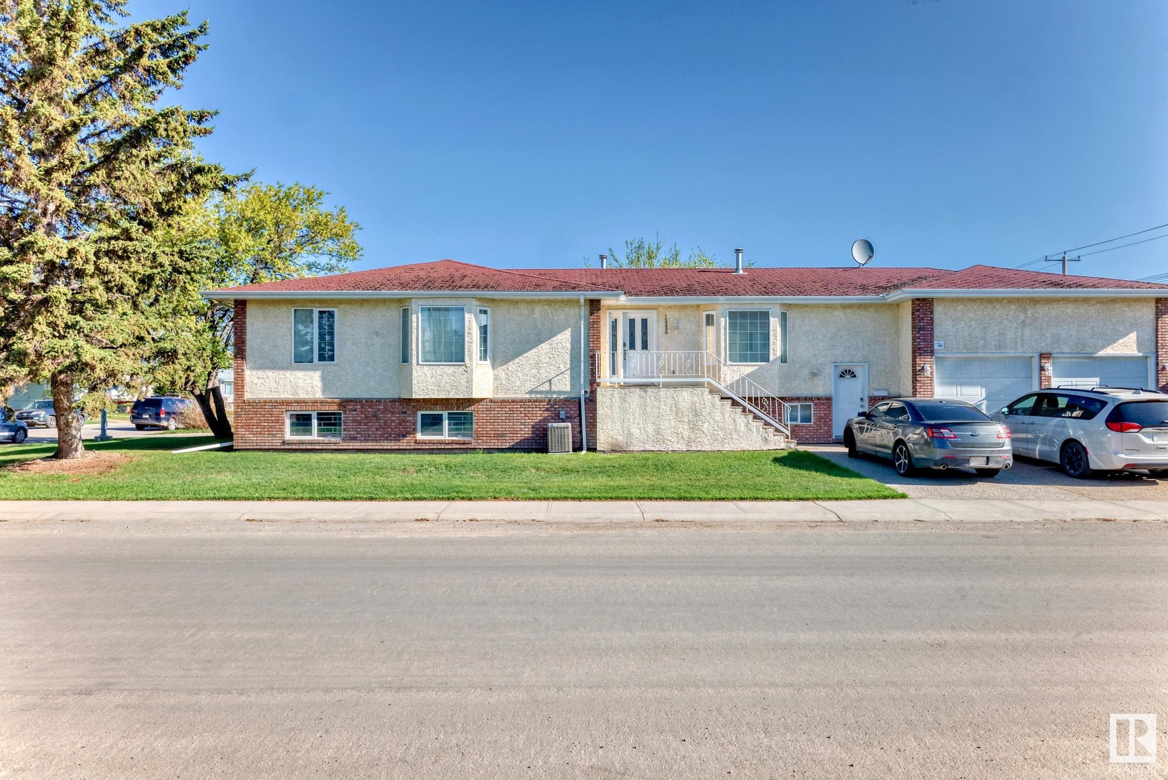 99 Av Nw Unit 15330 Ave, Edmonton, AB T5P 0H9
