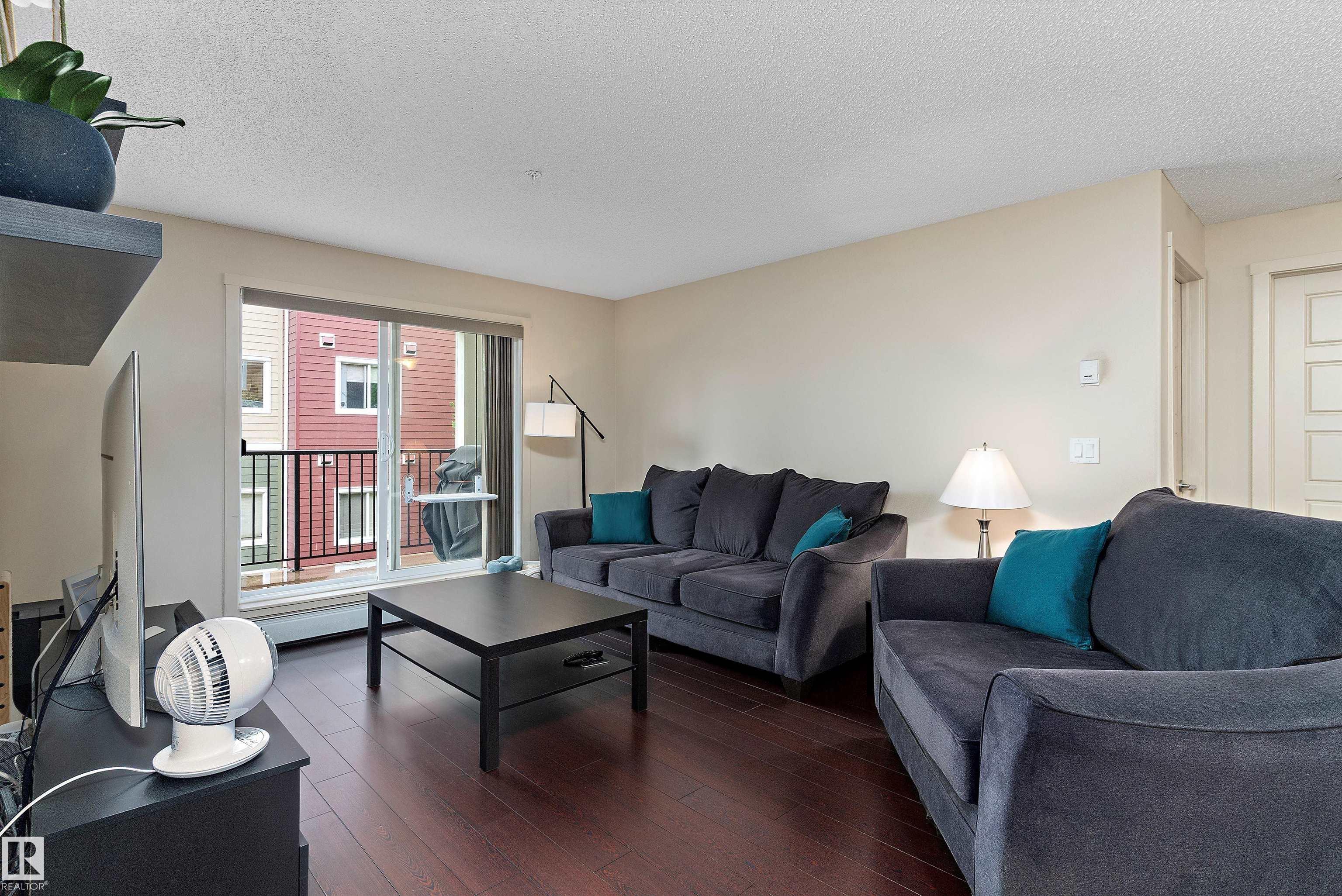 6076 Schonsee Way #238, Edmonton, AB T5Z 0K8