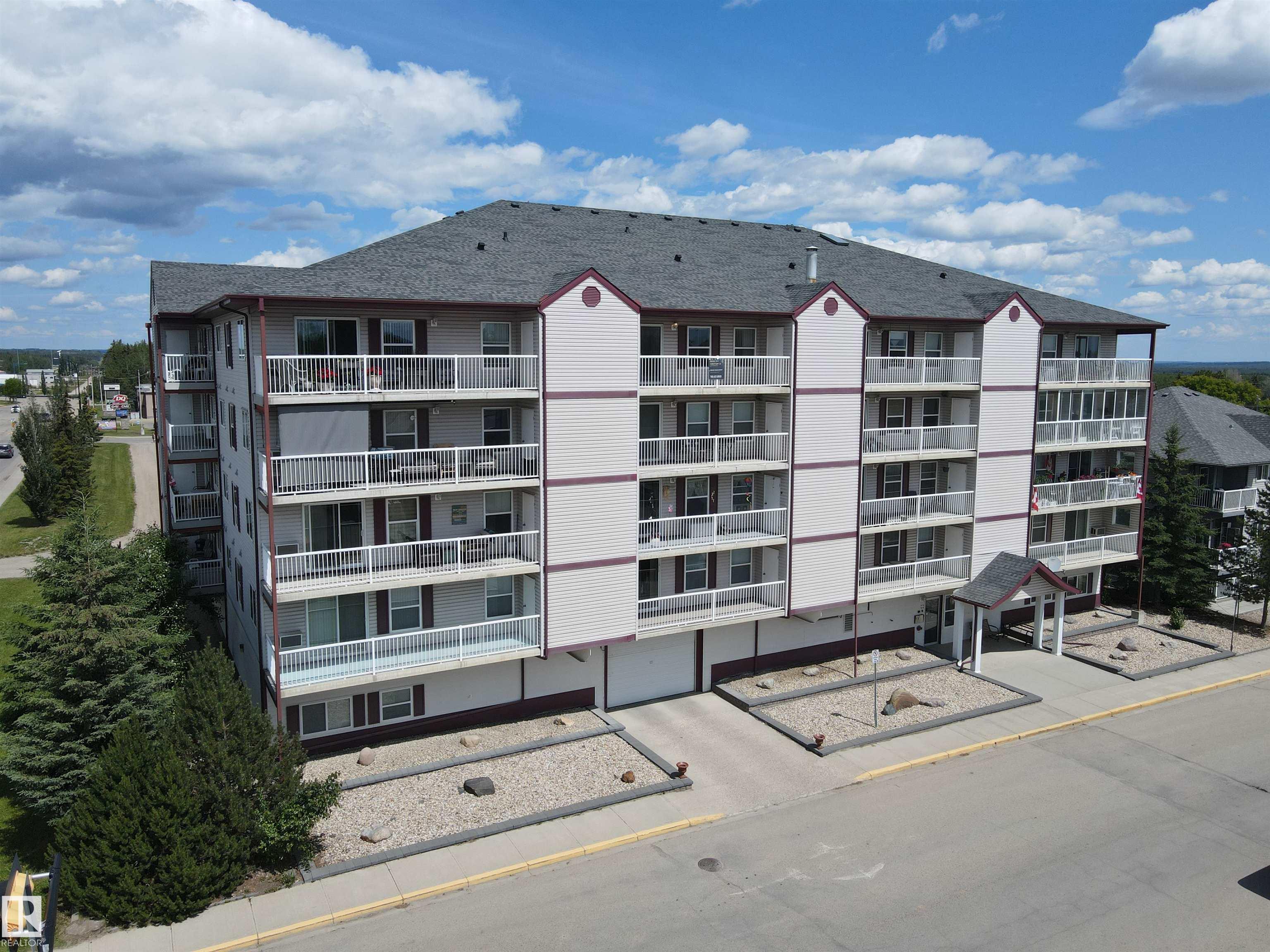 4900 54 Avenue #402, Drayton Valley, AB T7A 1V8