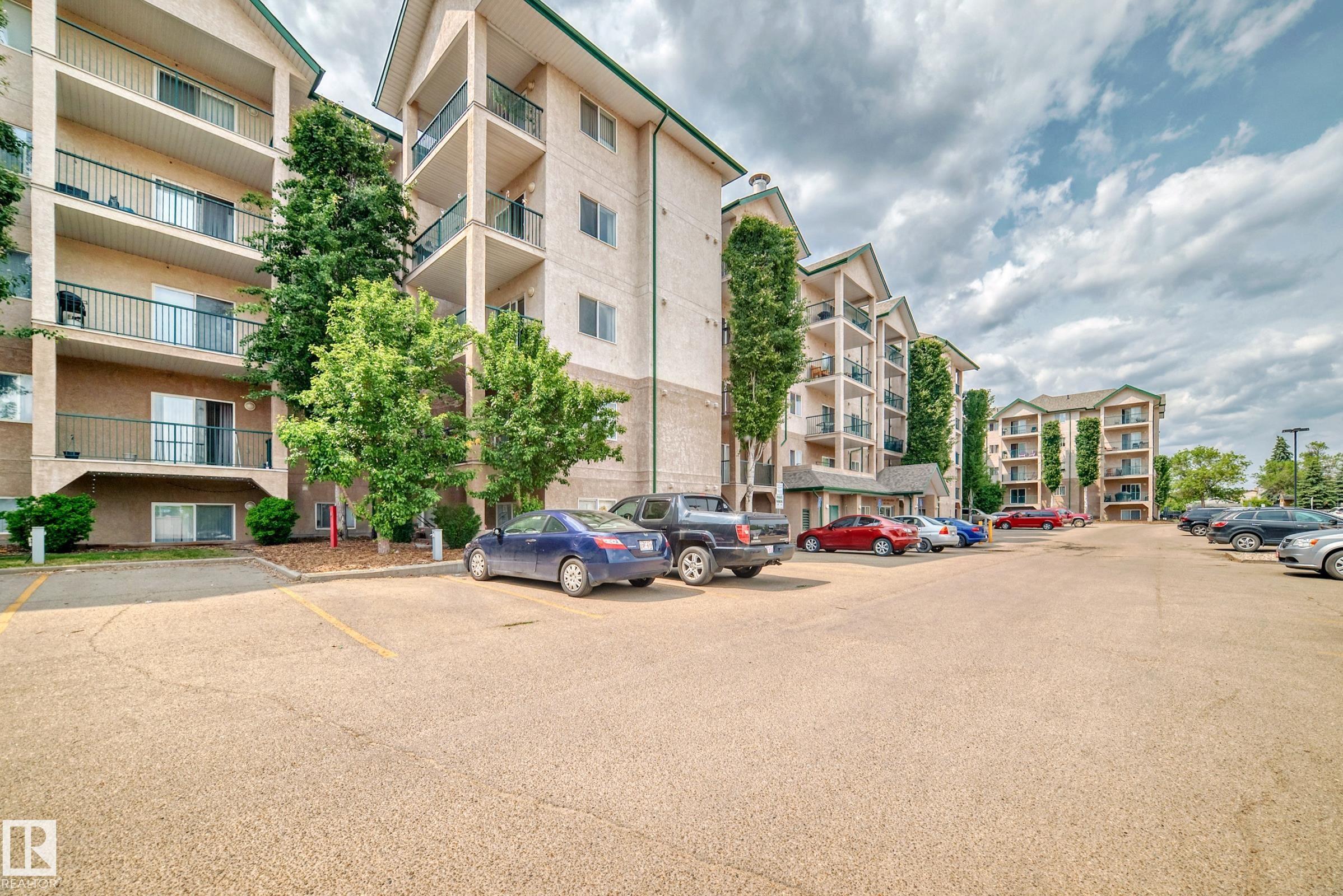 11325 83 Street Northwest #306, Edmonton, AB T5B 4W5