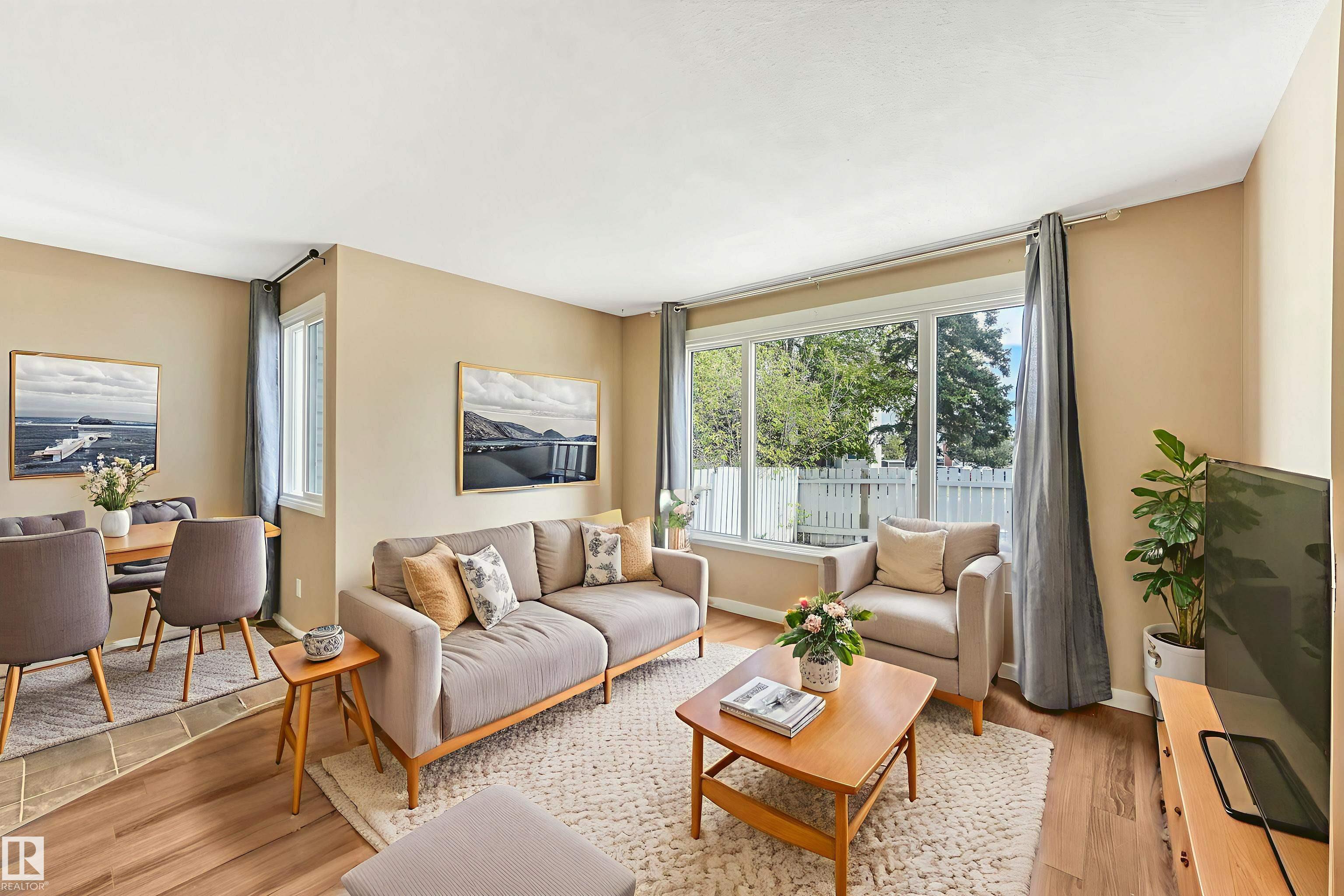 5 Amberly Co Ct NW, Edmonton, AB T5A 2H9