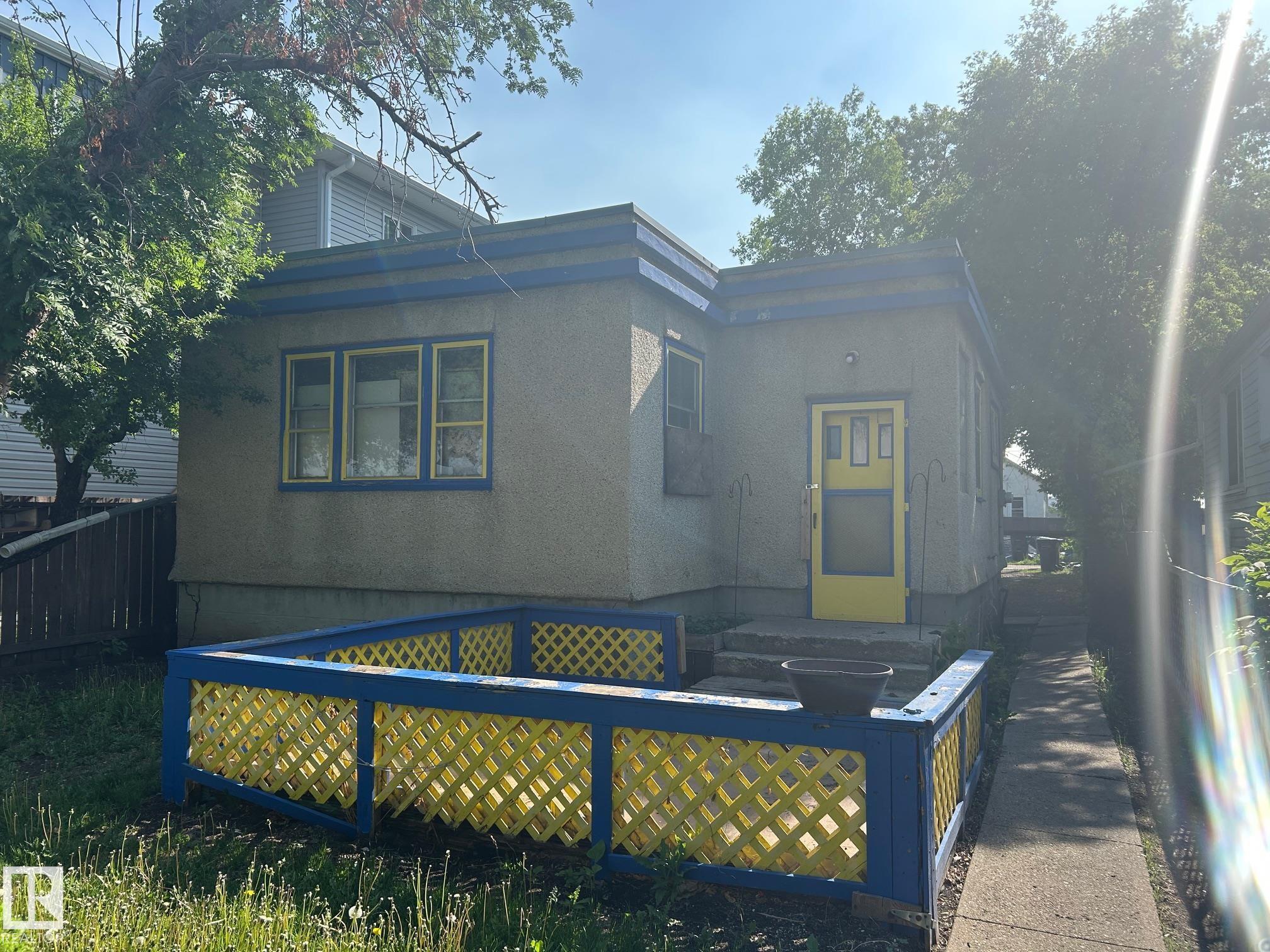 81 St Nw Unit 11617 St, Edmonton, AB T5B 2S1
