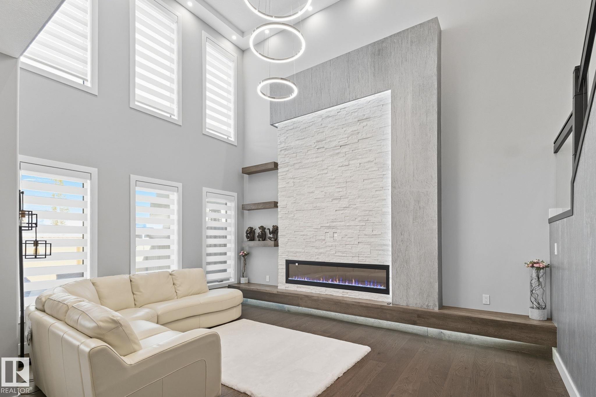 173 Av Nw Unit 7520 Ave, Edmonton, AB T5Z 0J6