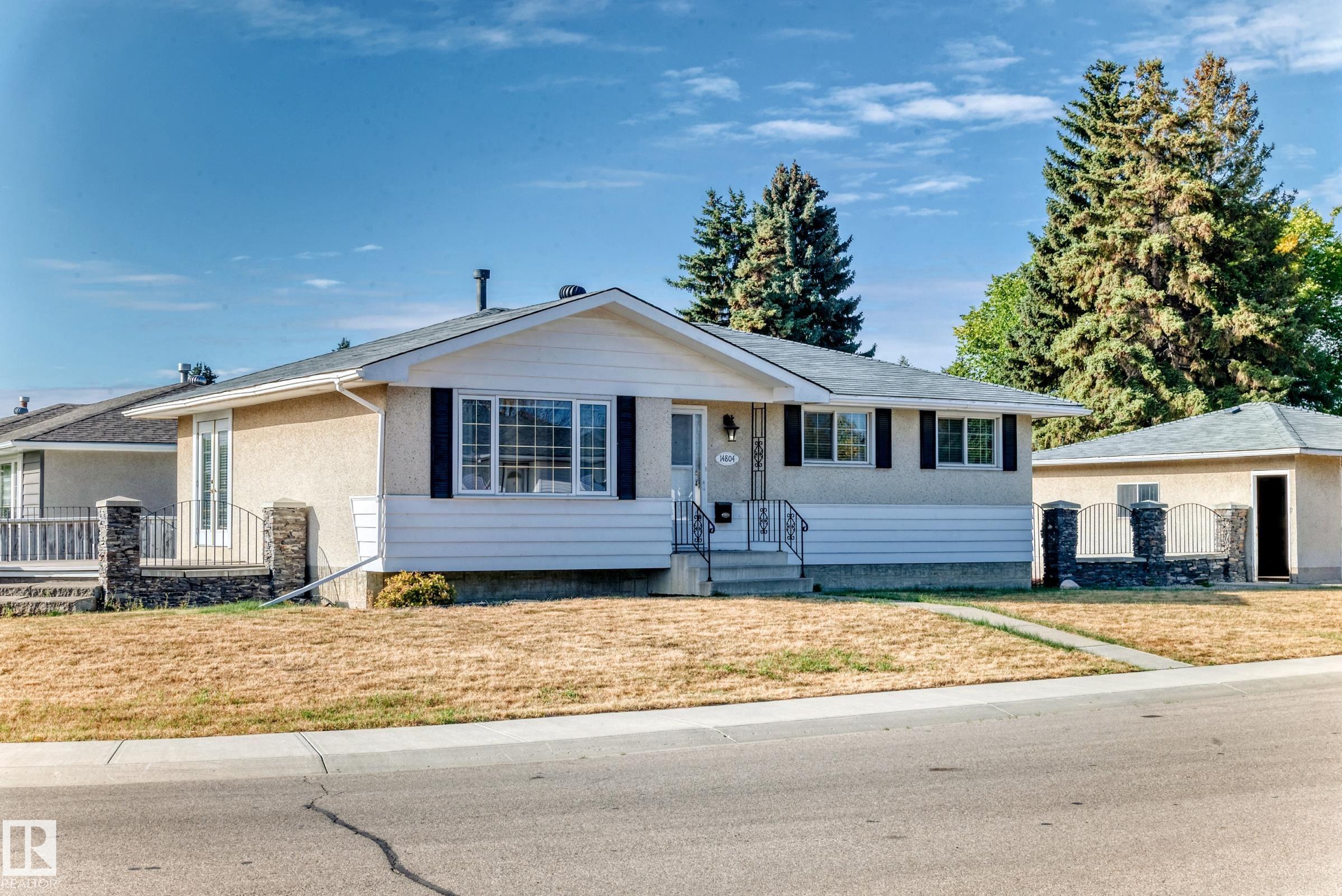 73 St Nw Unit 14804 St #a, Edmonton, AB T5C 0W4