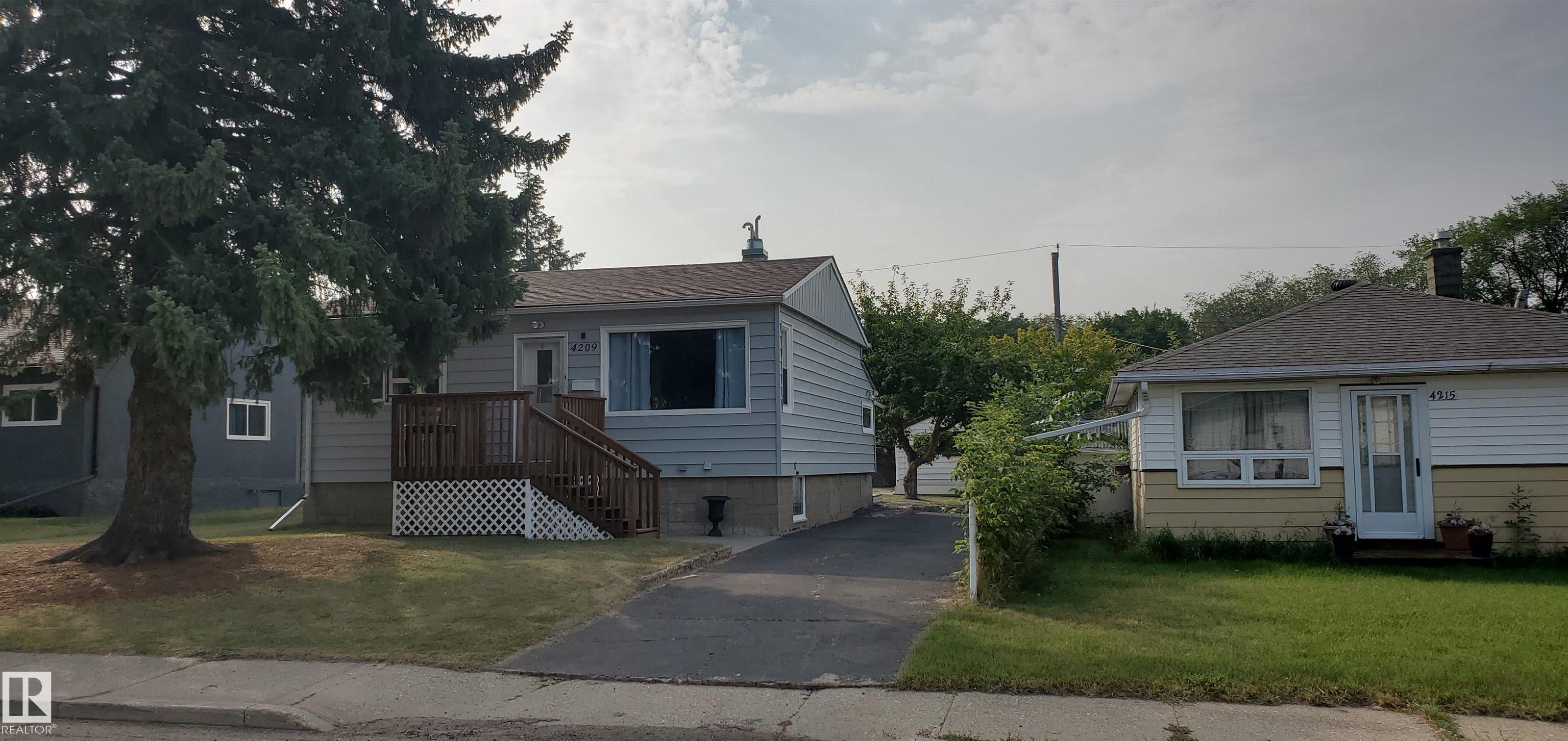 116 Av Nw Unit 4209 Ave, Edmonton, AB T5W 0W9