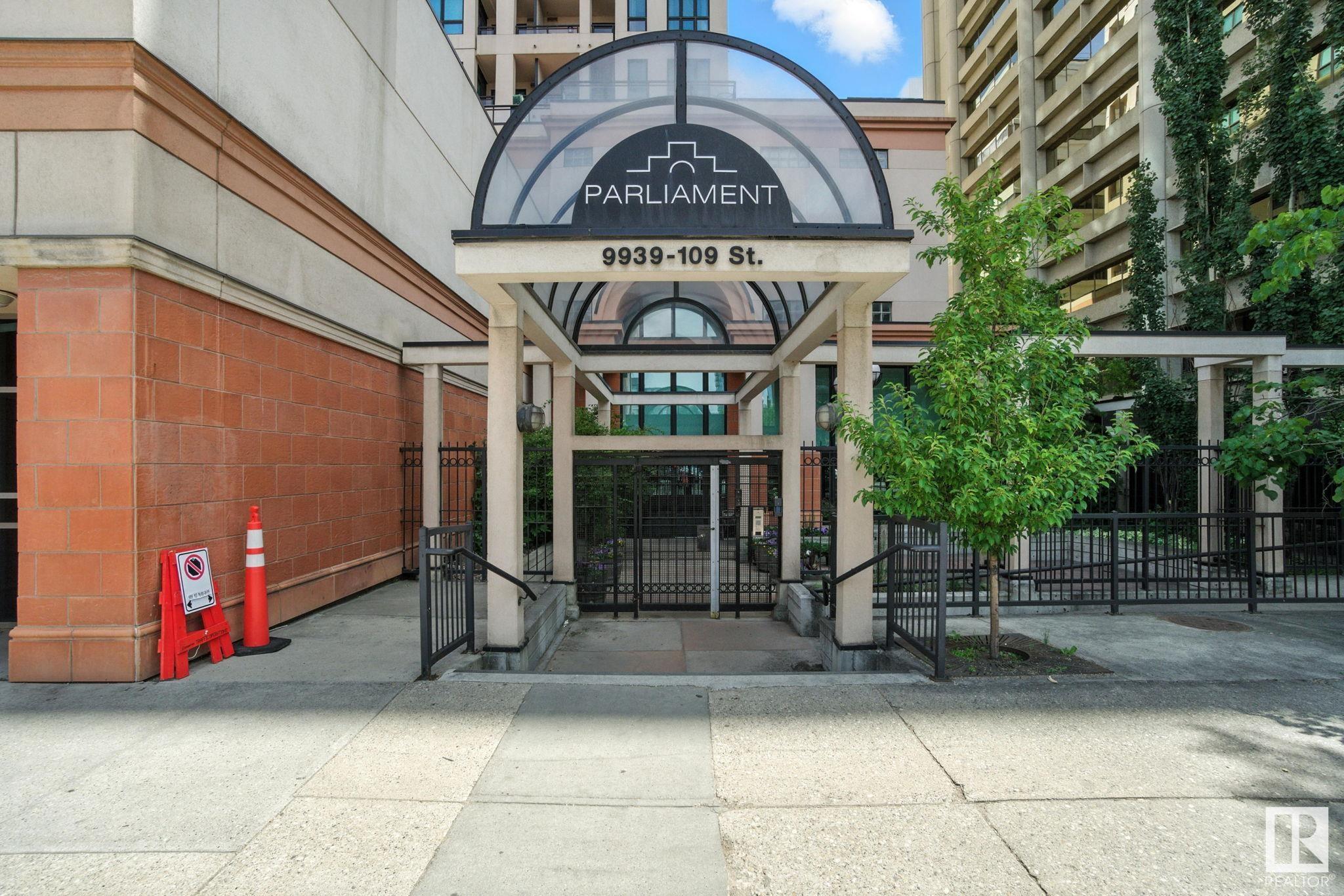 9939 109 Street Northwest #1008, Edmonton, AB T5K 1H6