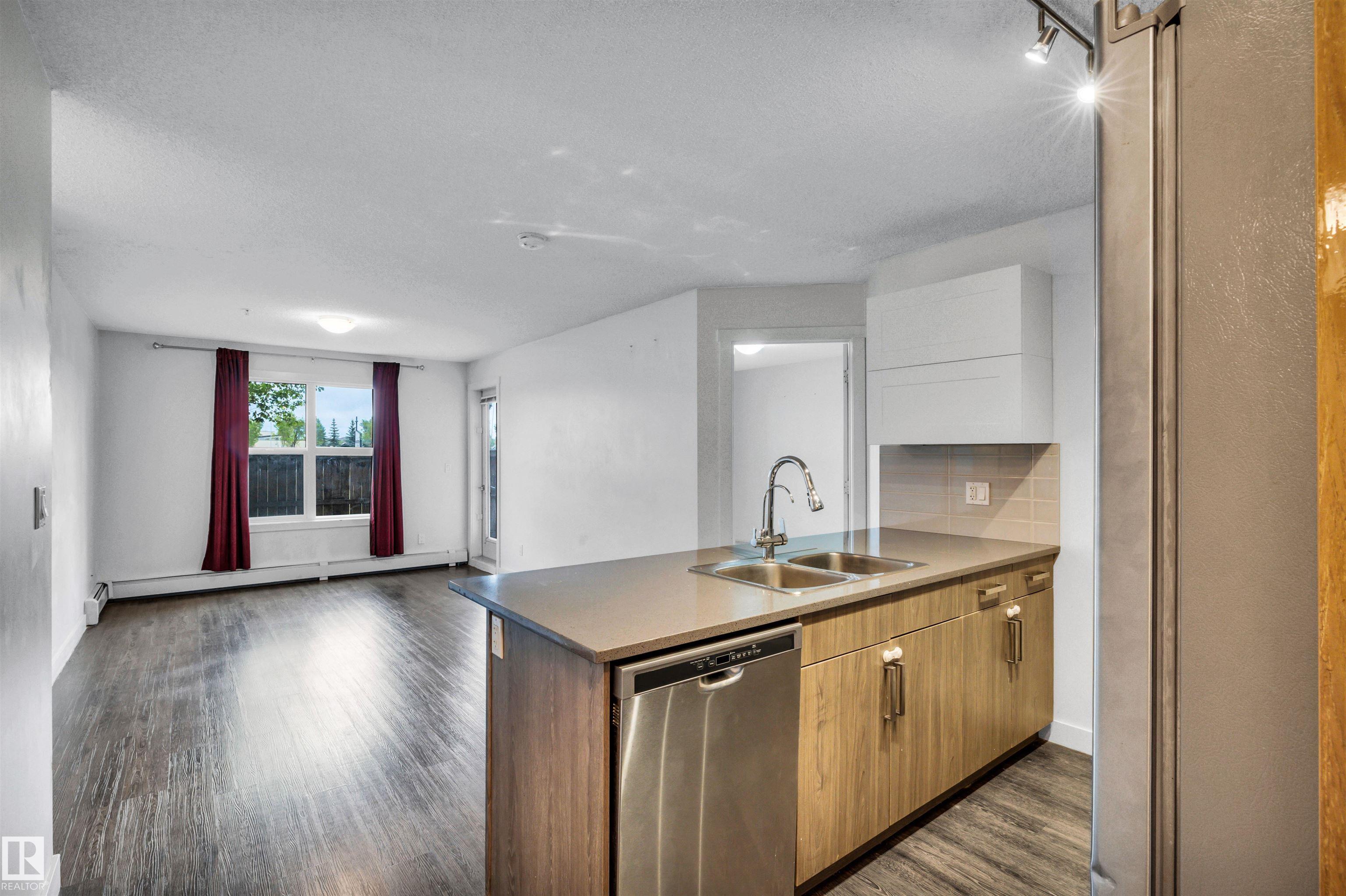 667 Watt Boulevard Southwest #106, Edmonton, AB T6X 0Y2