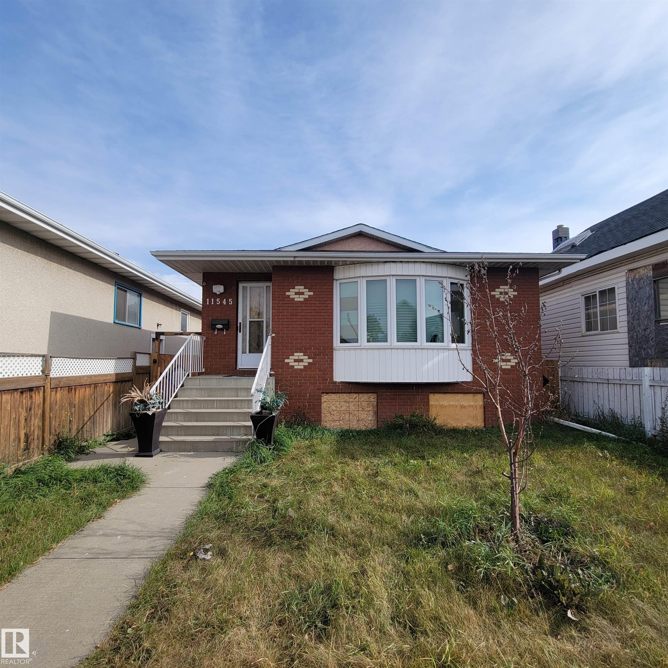 95 St Nw Unit 11545 St, Edmonton, AB T5G 1L5