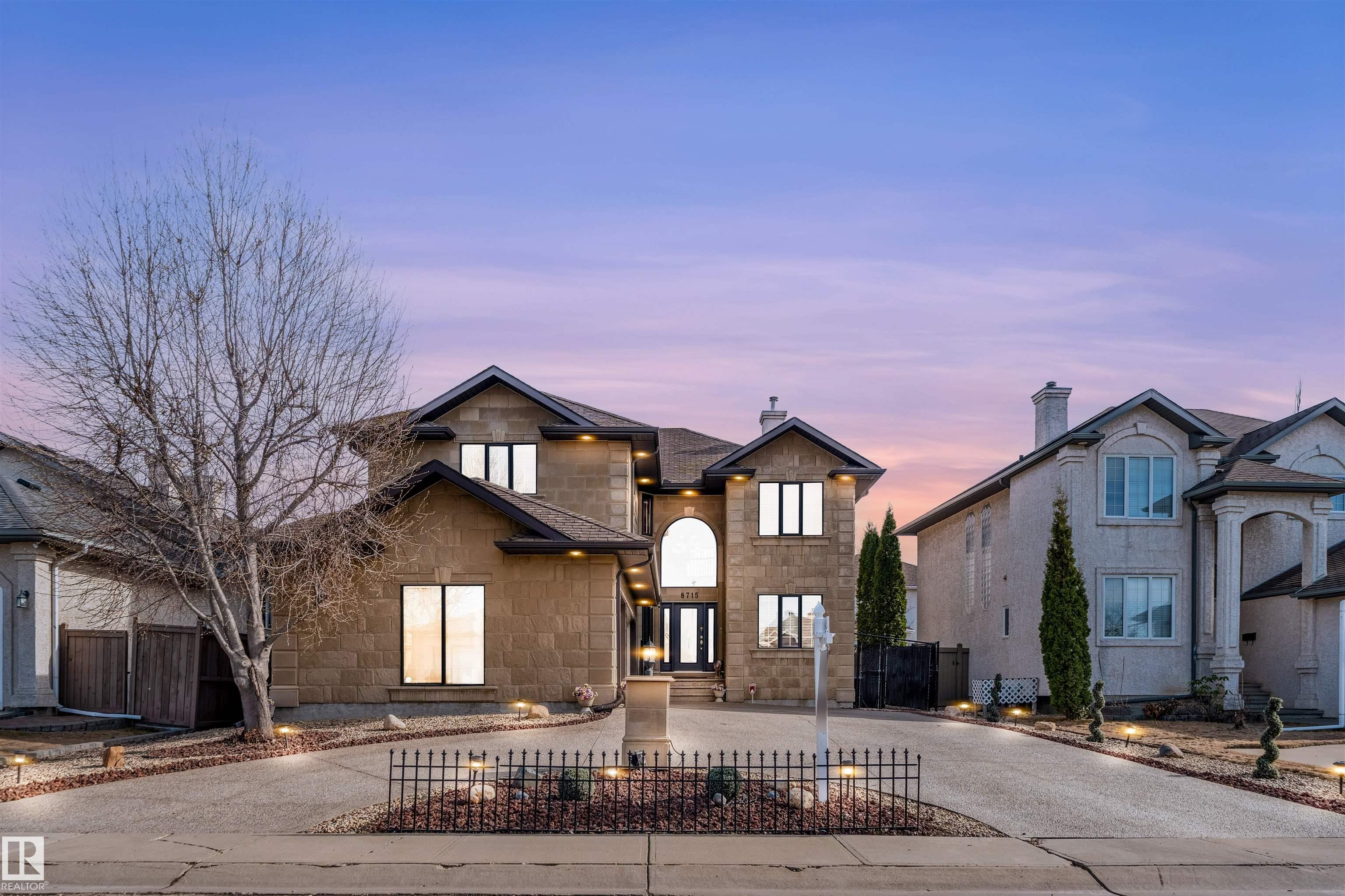 160 Av Nw Unit 8715 Ave #a, Edmonton, AB T5Z 3K4