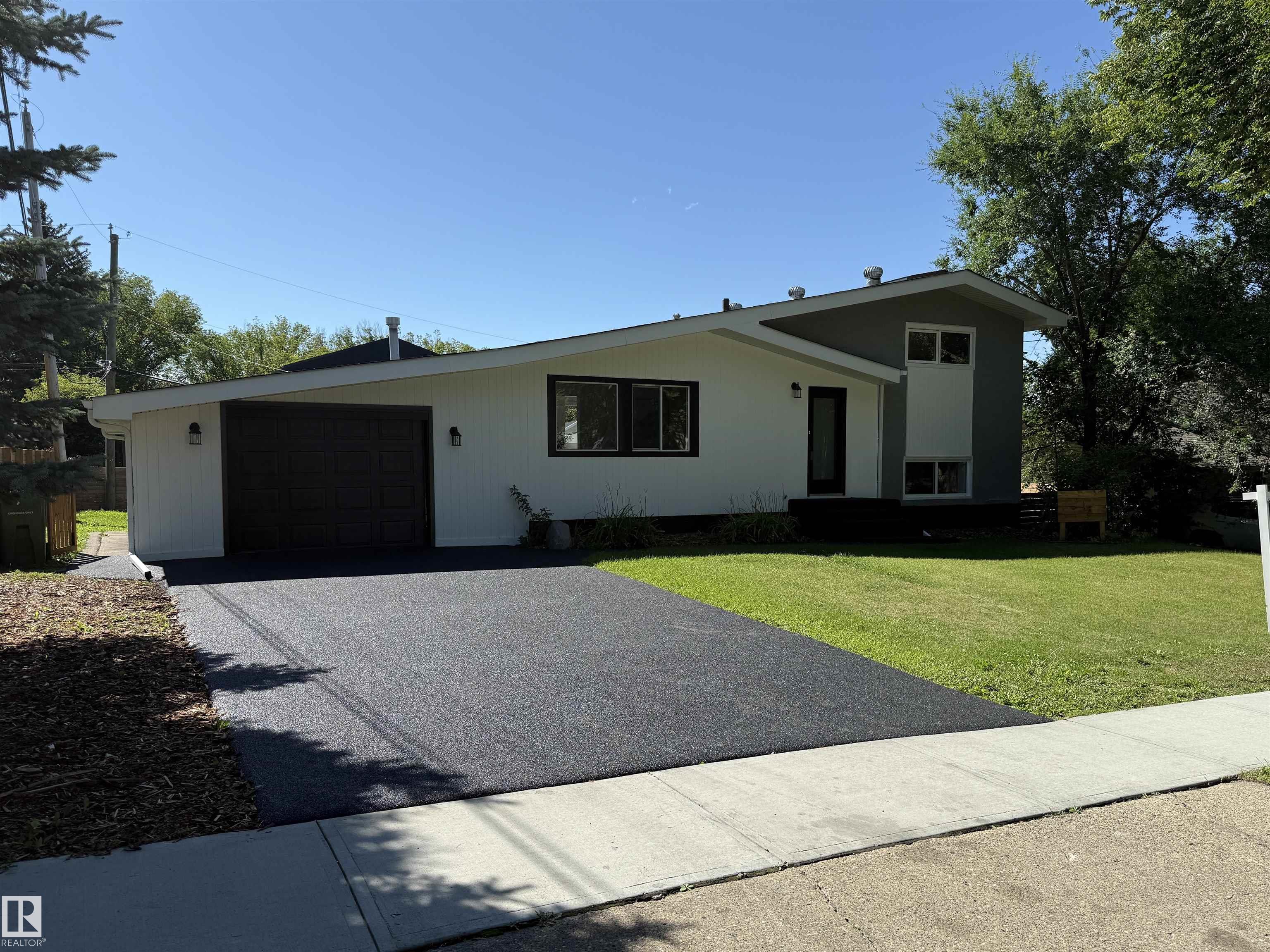 1 Sylvan Dr, St. Albert, AB T8N 0G7