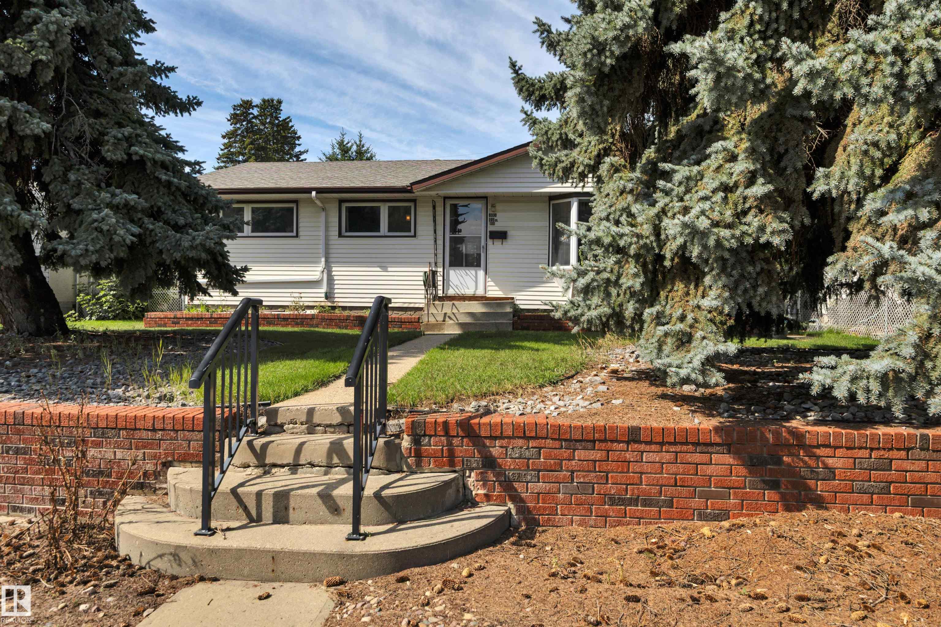 165 St Nw Unit 8330 St, Edmonton, AB T5R 2R4