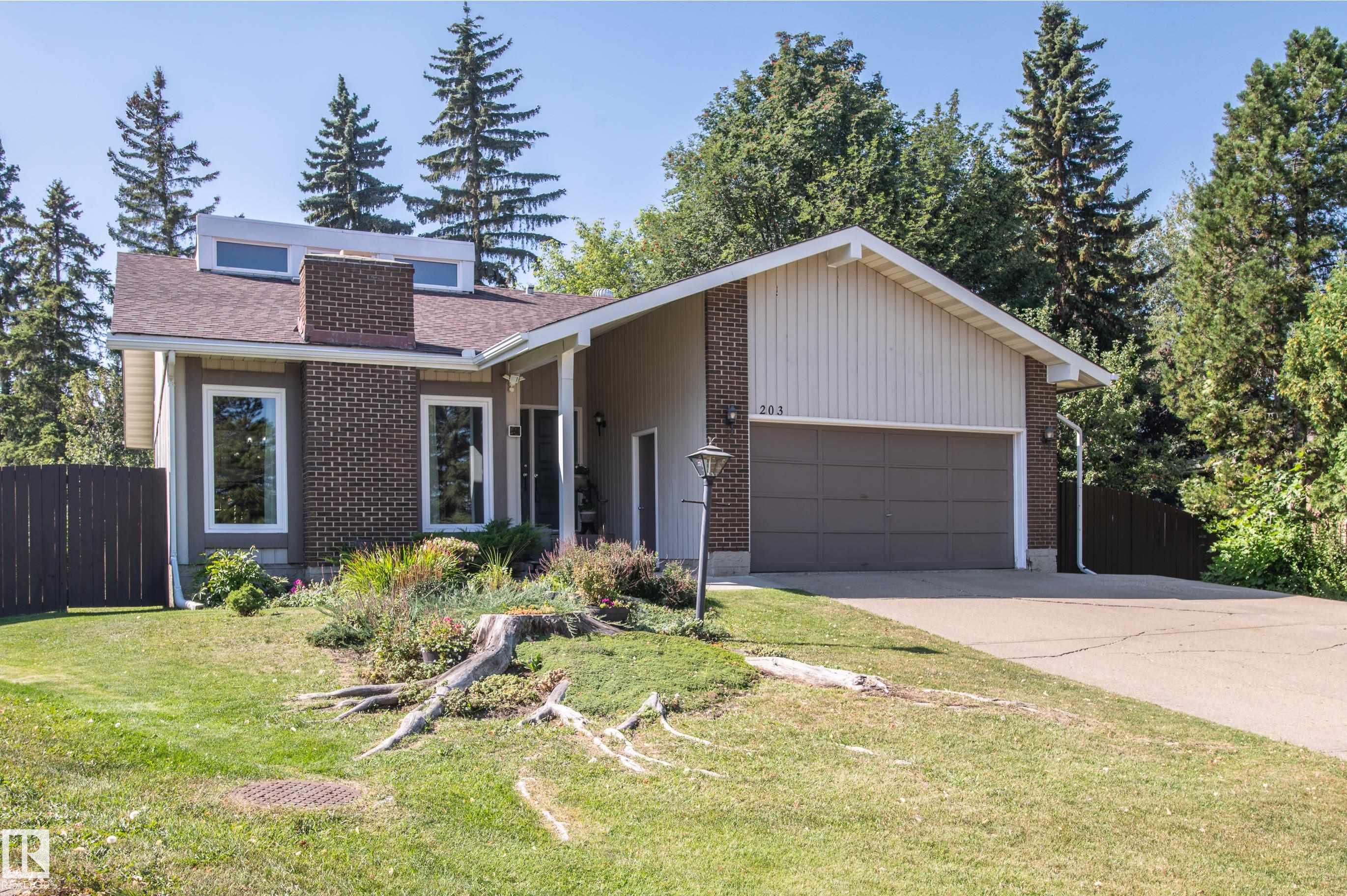 203 Kingfisher Ba Bay, Sherwood Park, AB T8A 3M1