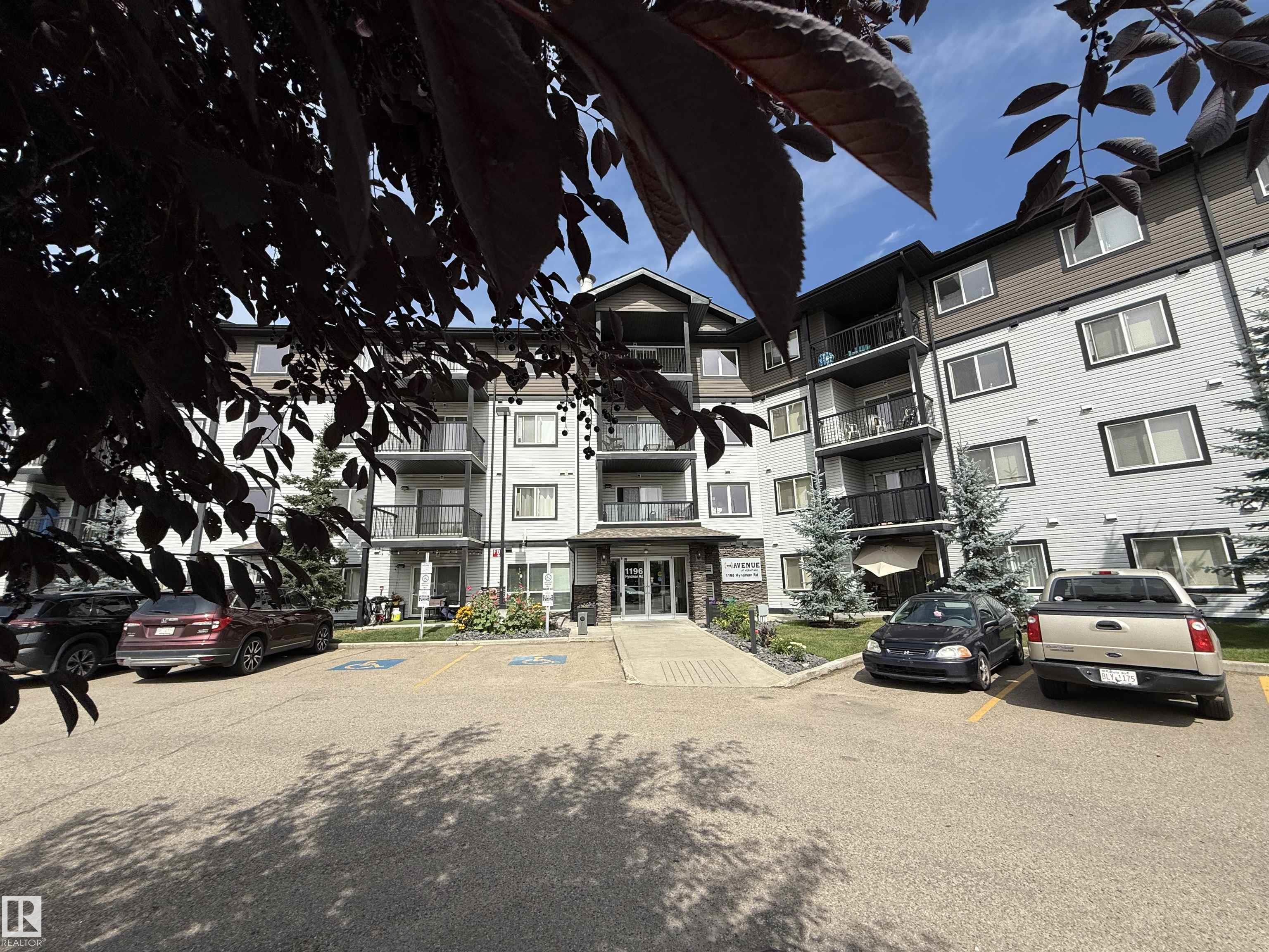 1196 Hyndman Road Northwest #256, Edmonton, AB T5A 0X8