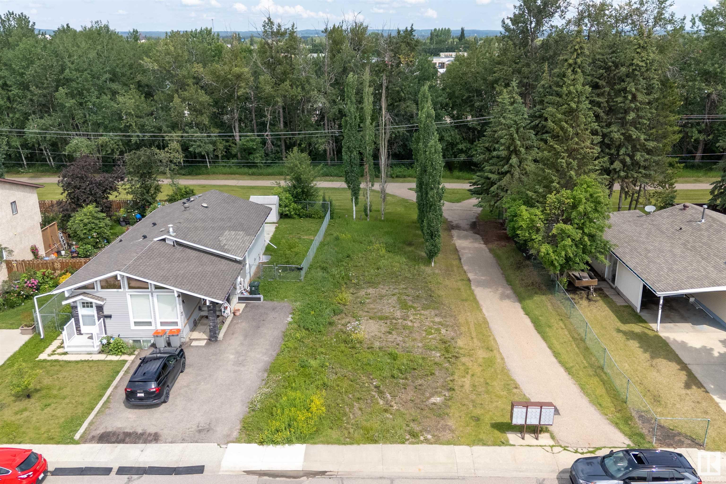 45 Mcnabb Cr Cres #b, Stony Plain, AB T7Z 1G8