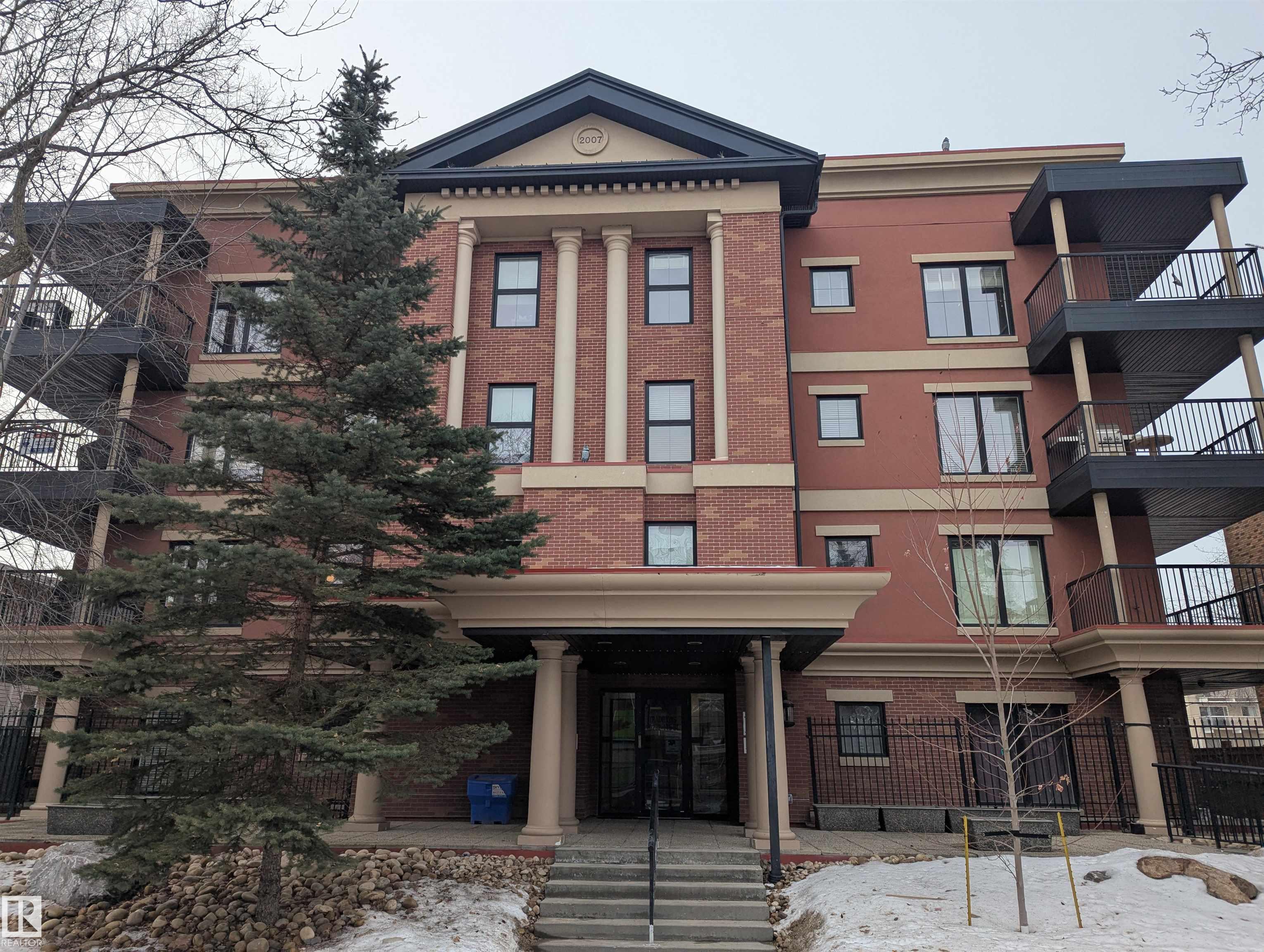 10232 115 Street Northwest #203, Edmonton, AB T5K 1T8