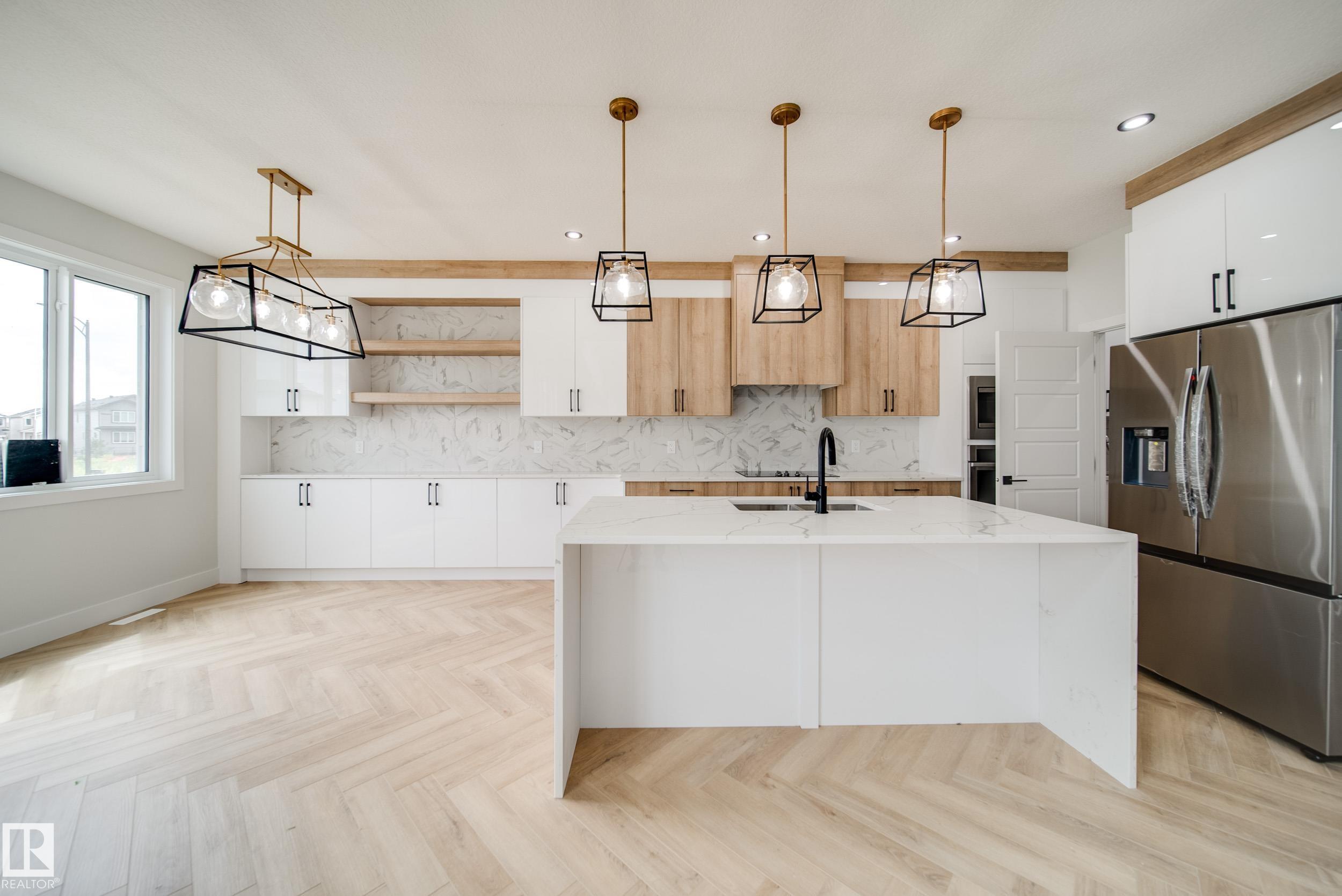 183 Av Nw Unit 8815 Ave, Edmonton, AB T5Z 0S8