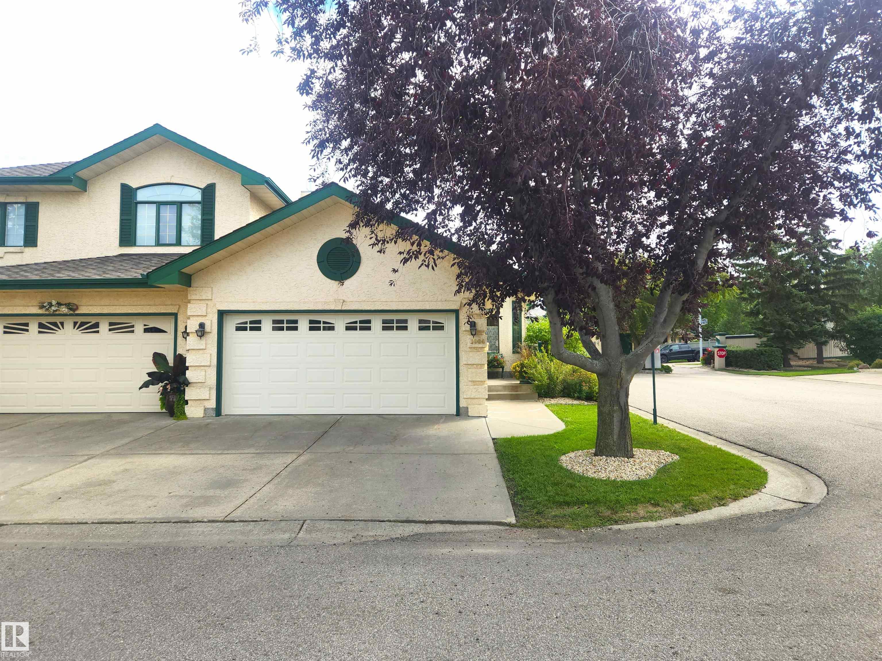 1004 Carter Crest Rd NW, Edmonton, AB T6R 2K2