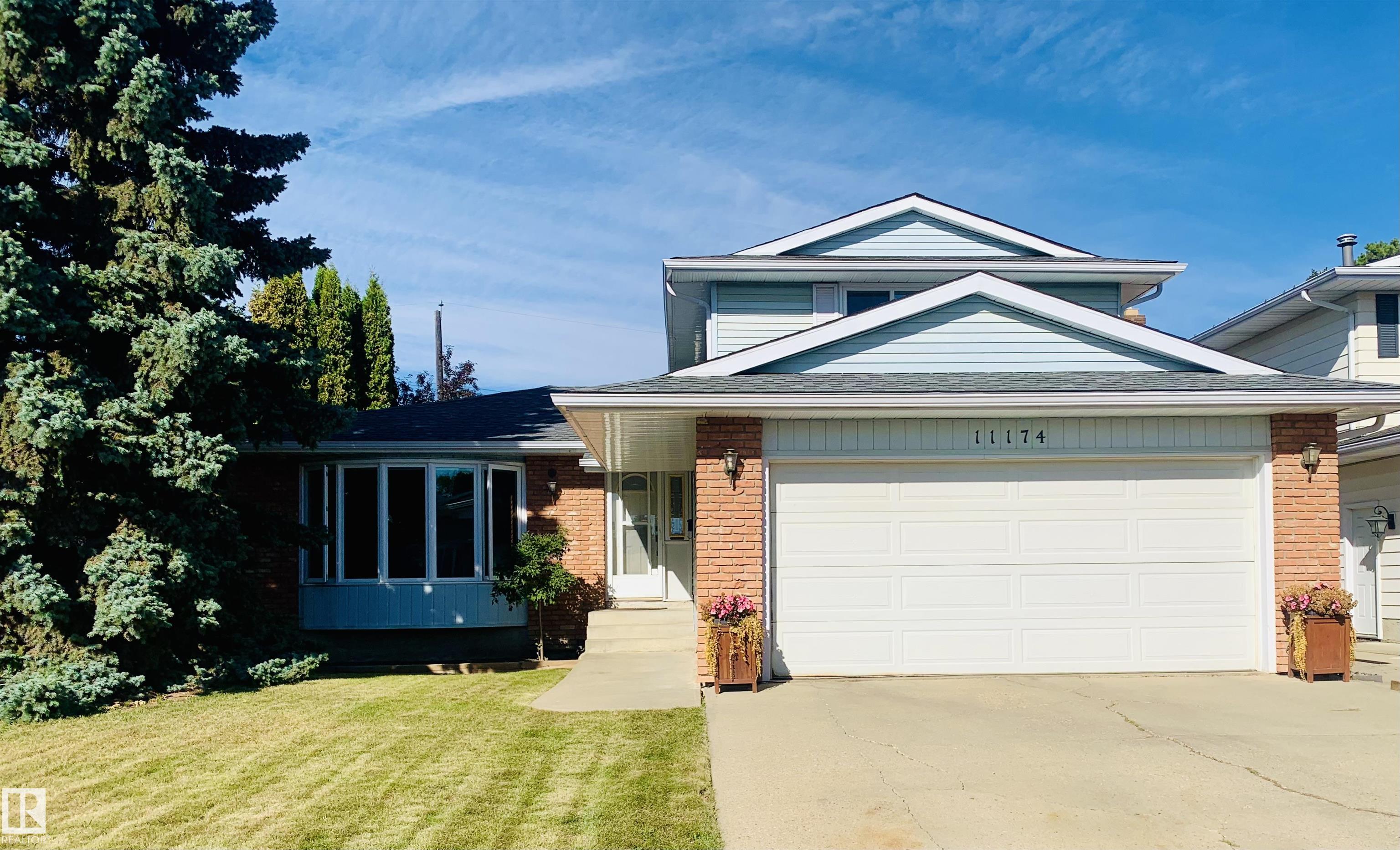 35 Av Nw Unit 11174 Ave, Edmonton, AB T6J 3N1