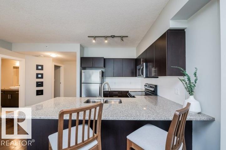 10152 104 Street Northwest #1705, Edmonton, AB T5J 0B6