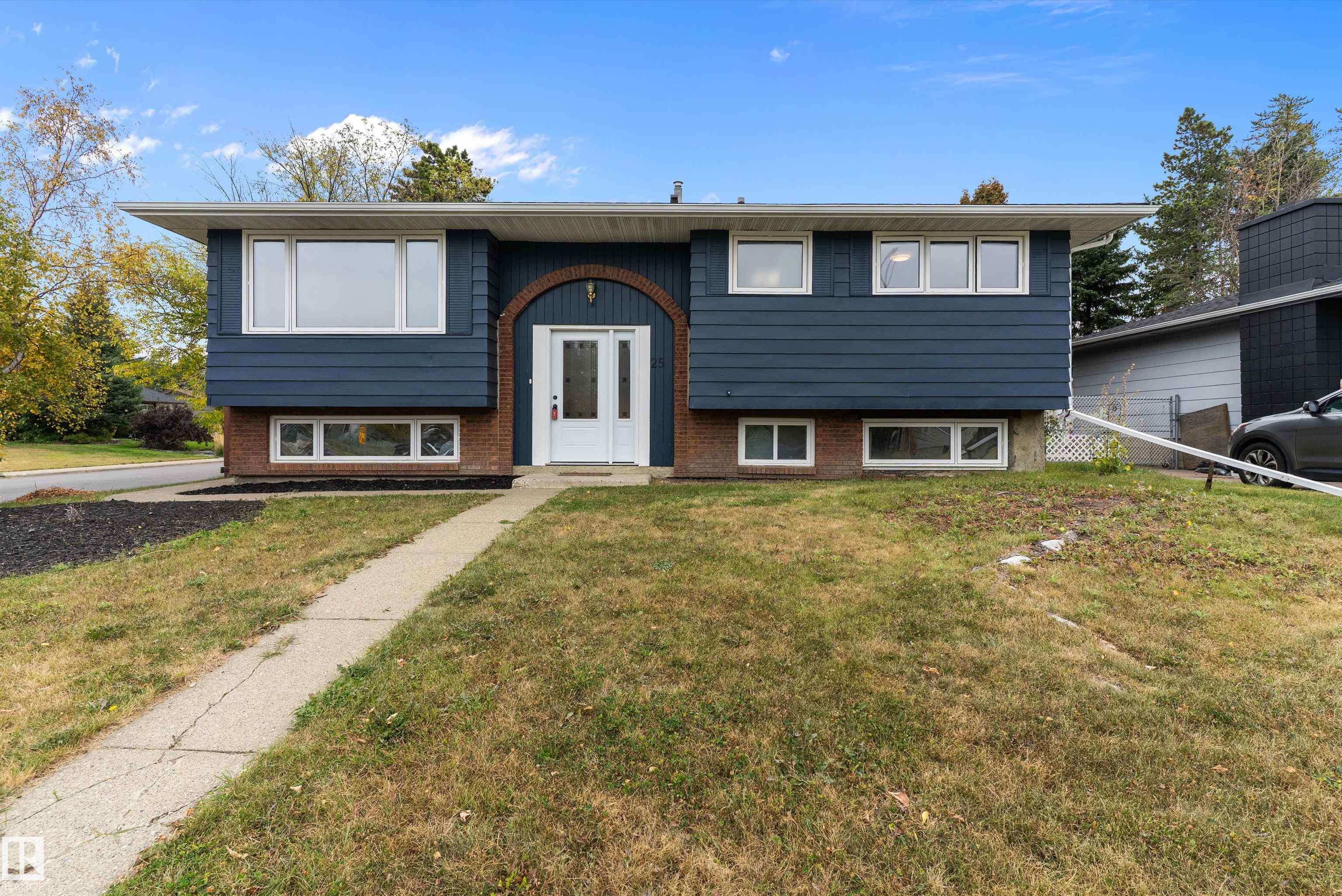 25 Grant Ave, Sherwood Park, AB T8A 3B7