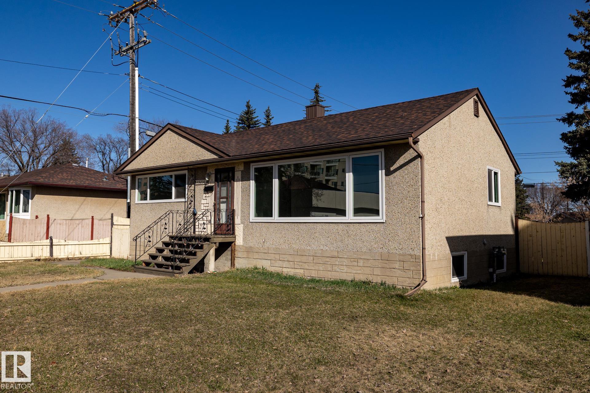 115 Av Nw Unit 13236 Ave, Edmonton, AB T5M 3A6