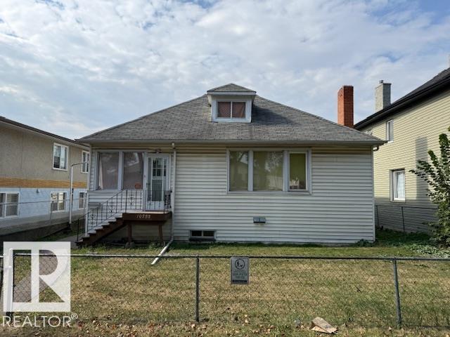106 St Nw Unit 10722 St, Edmonton, AB T5H 2X9