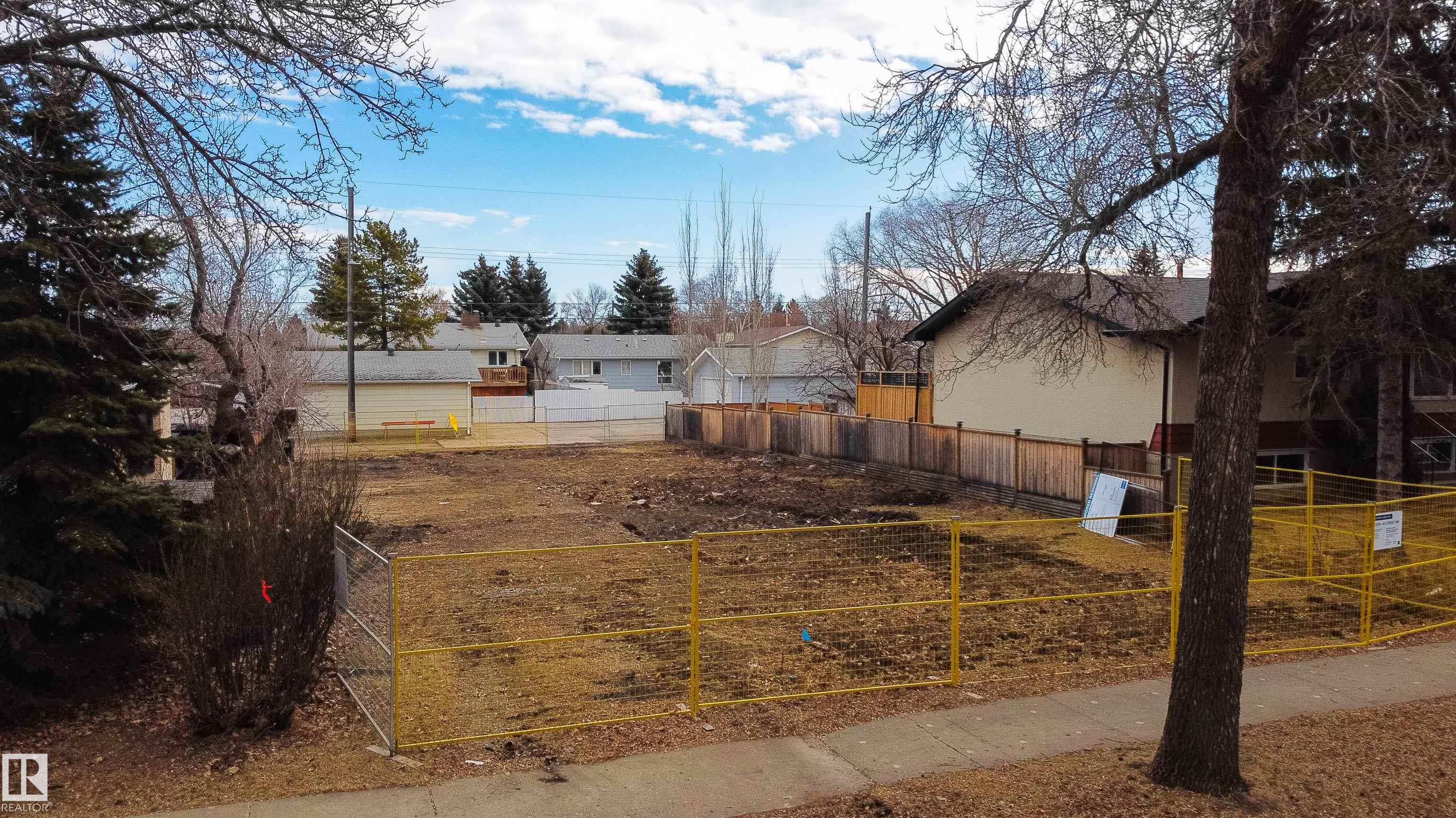 45 St Nw Unit 12219 St, Edmonton, AB T5W 2V2