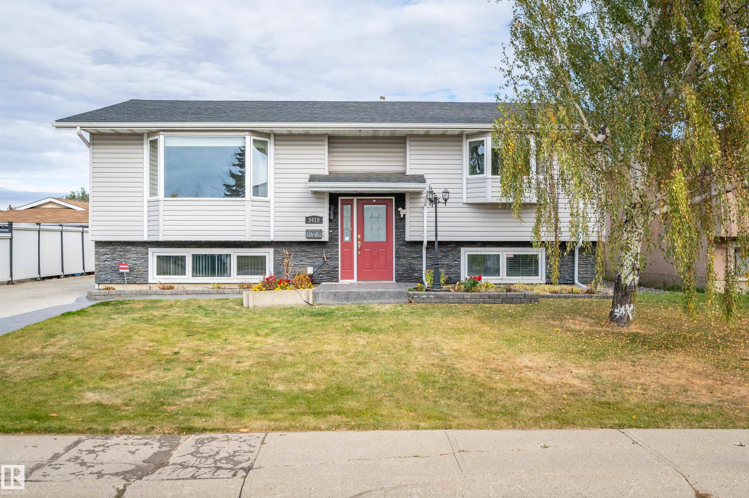 135 Av Nw Unit 3410 Ave #a, Edmonton, AB T5A 2V9