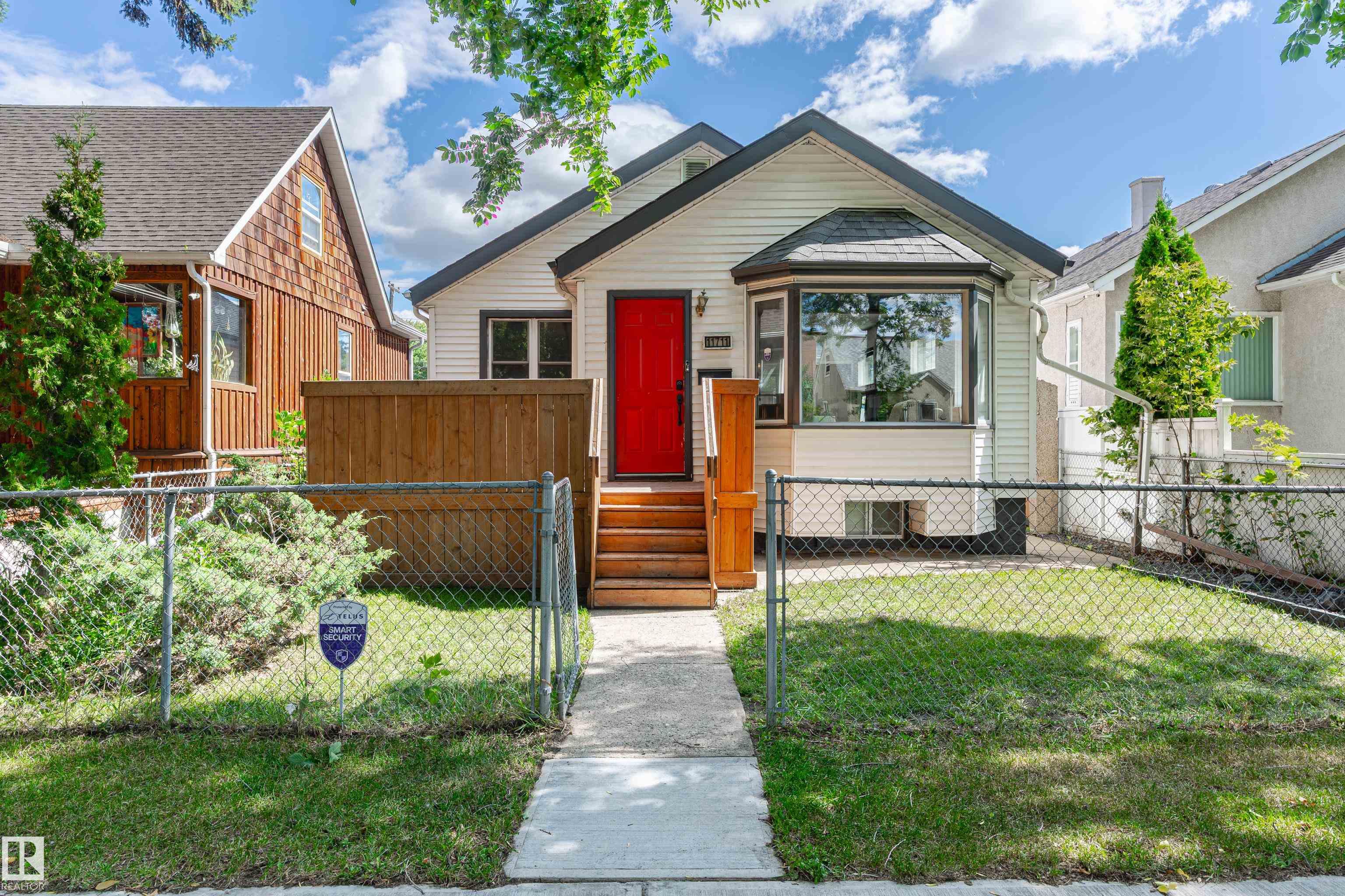 94 St Nw Unit 11711 St, Edmonton, AB T5G 1J1