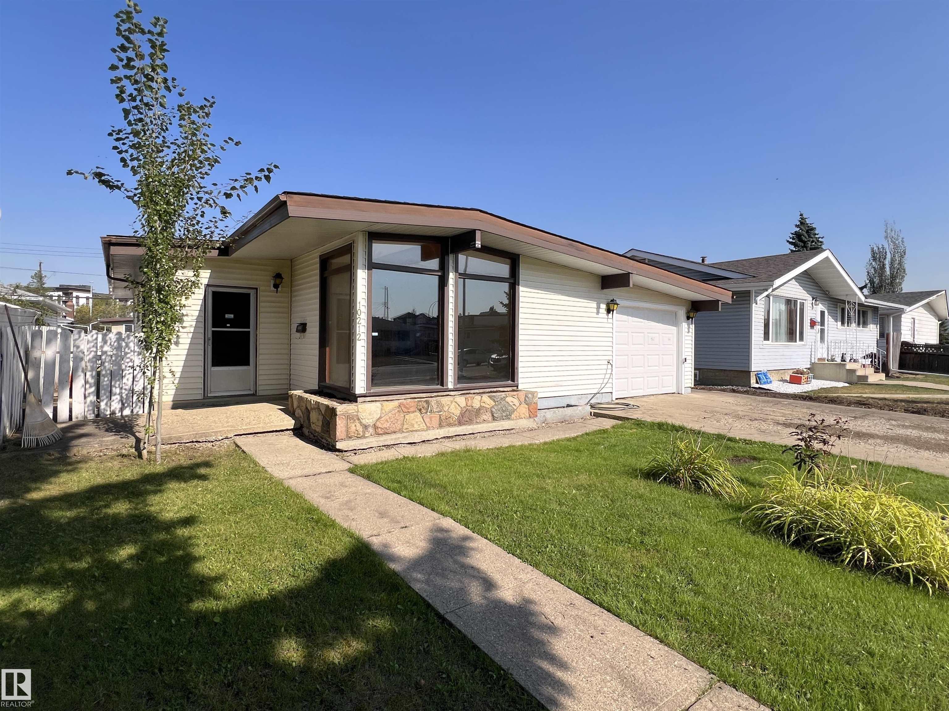 136 Av Nw Unit 10212 Ave, Edmonton, AB T5E 1W1