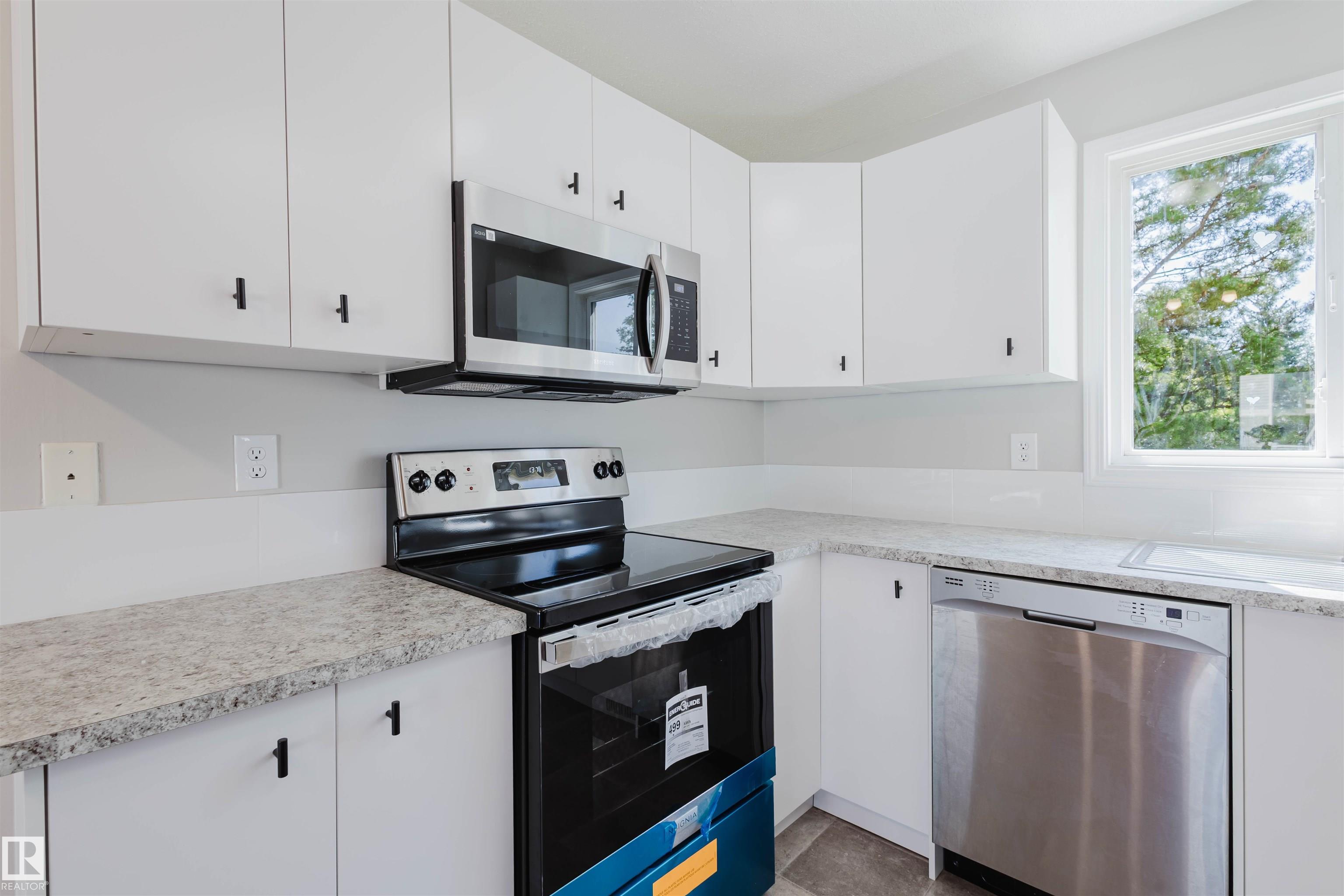 81 Av Nw Unit 18160 Ave, Edmonton, AB T5T 1S4