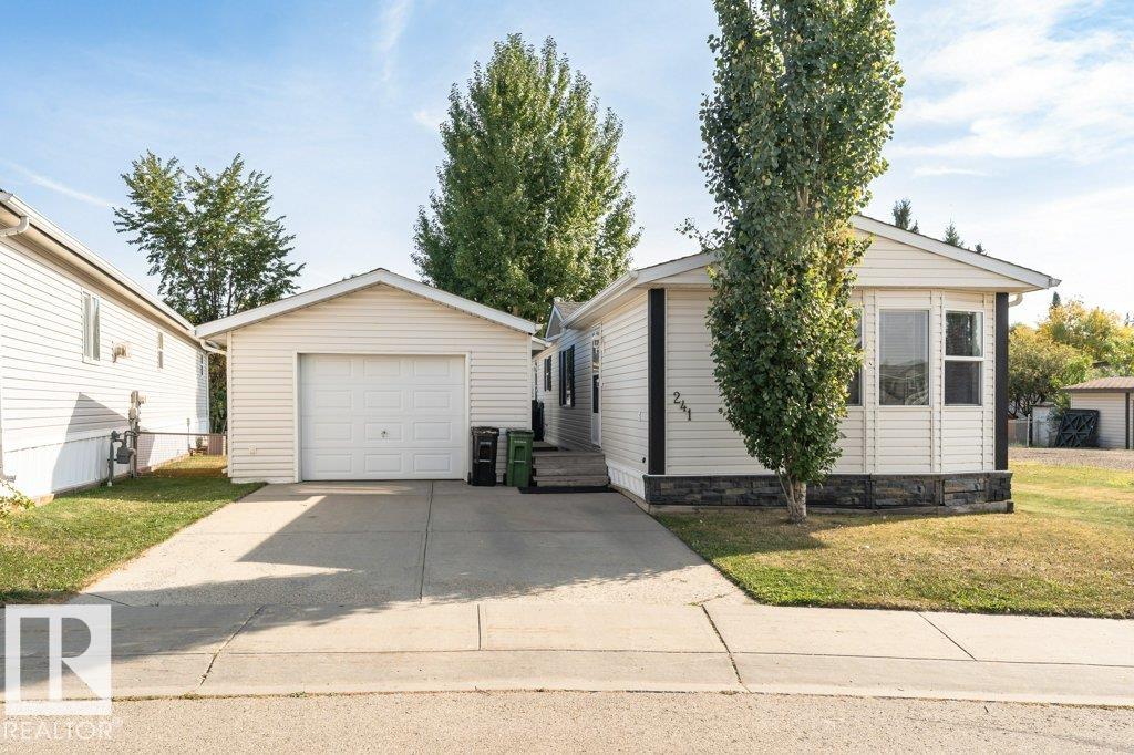 241 Oak Wood Dr NW, Edmonton, AB T6P 0A4