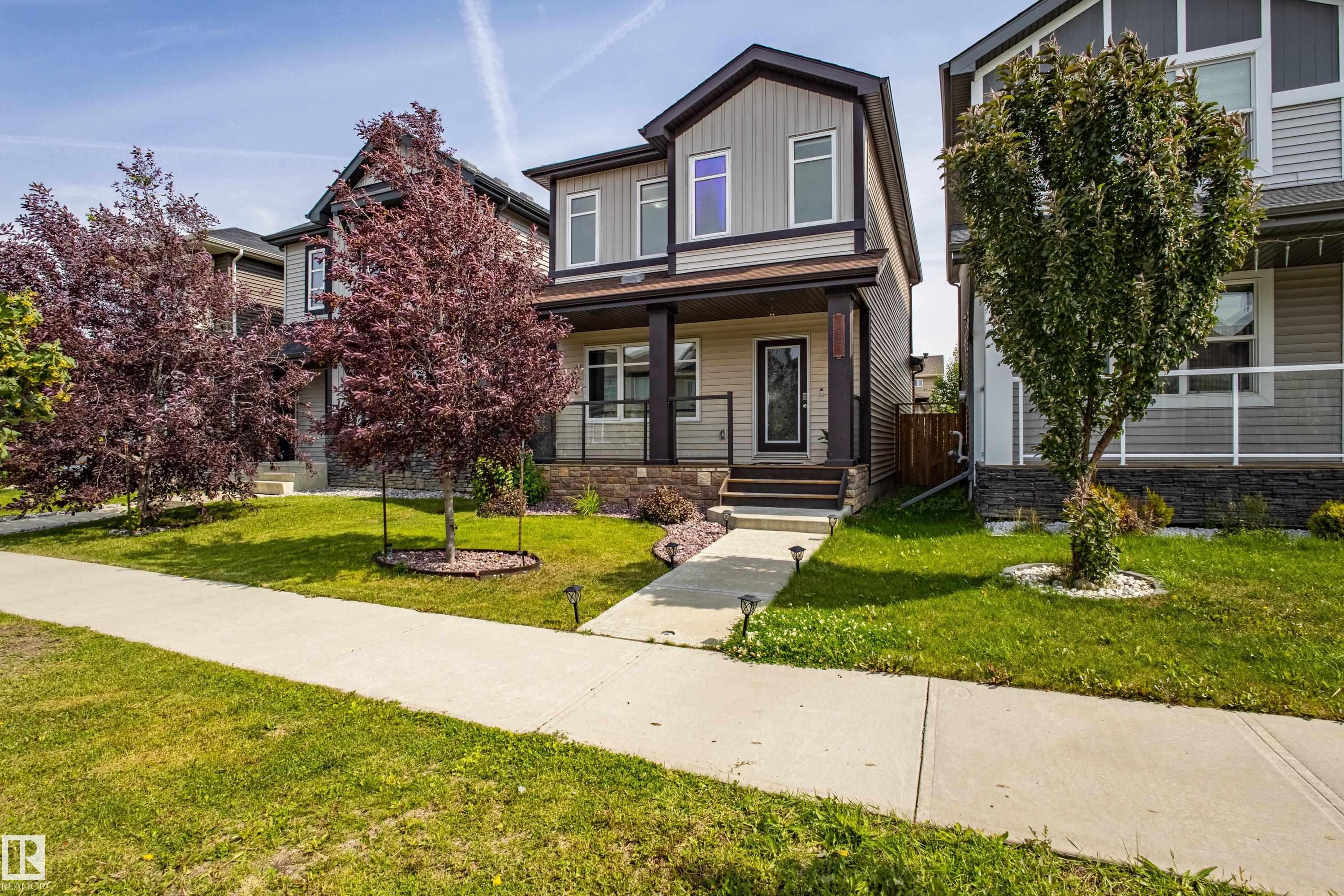 2407 Casey Link SW, Edmonton, AB T6W 3N1