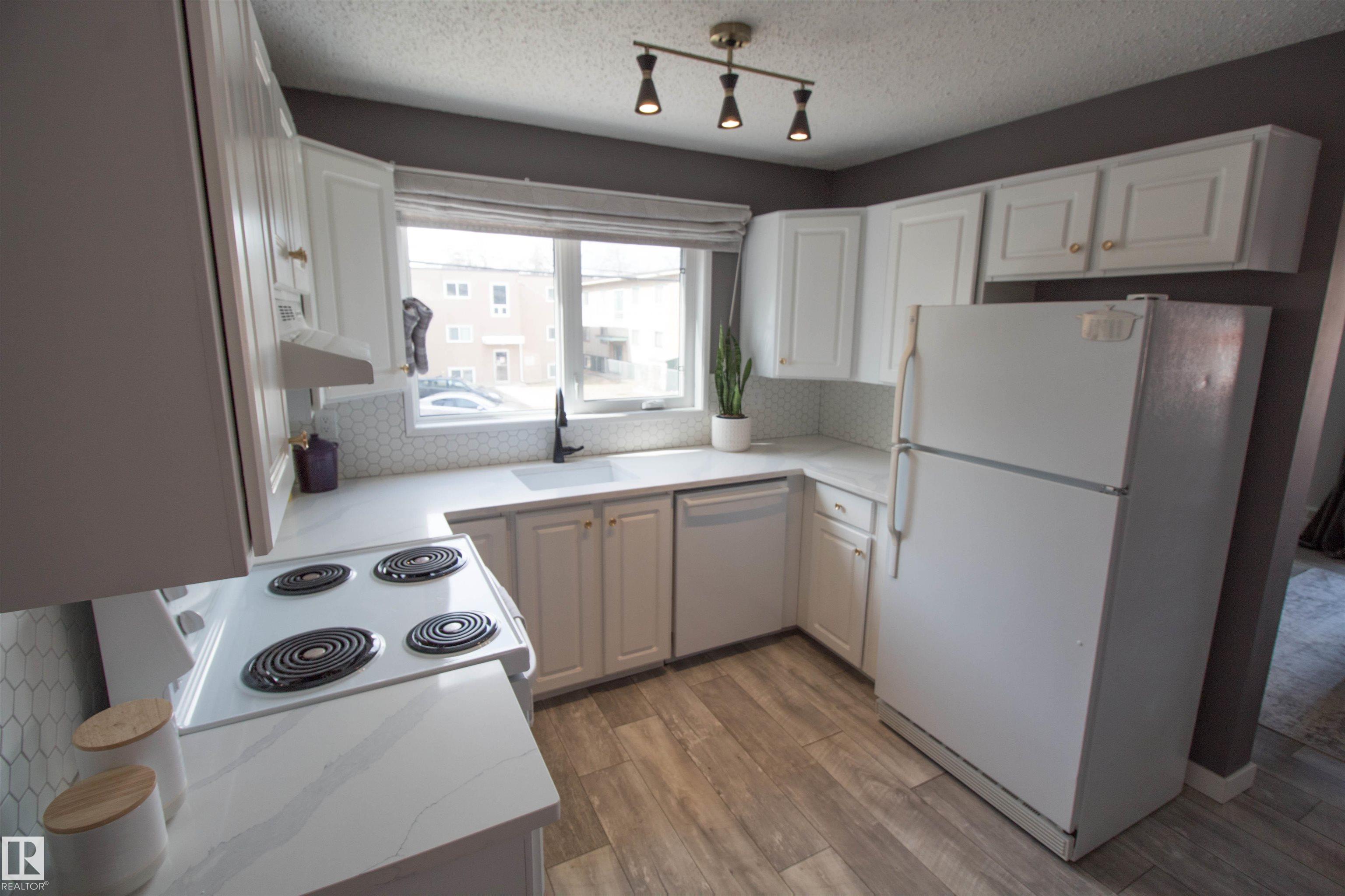 10208 113 Street #38, Edmonton, AB T5K 1P4
