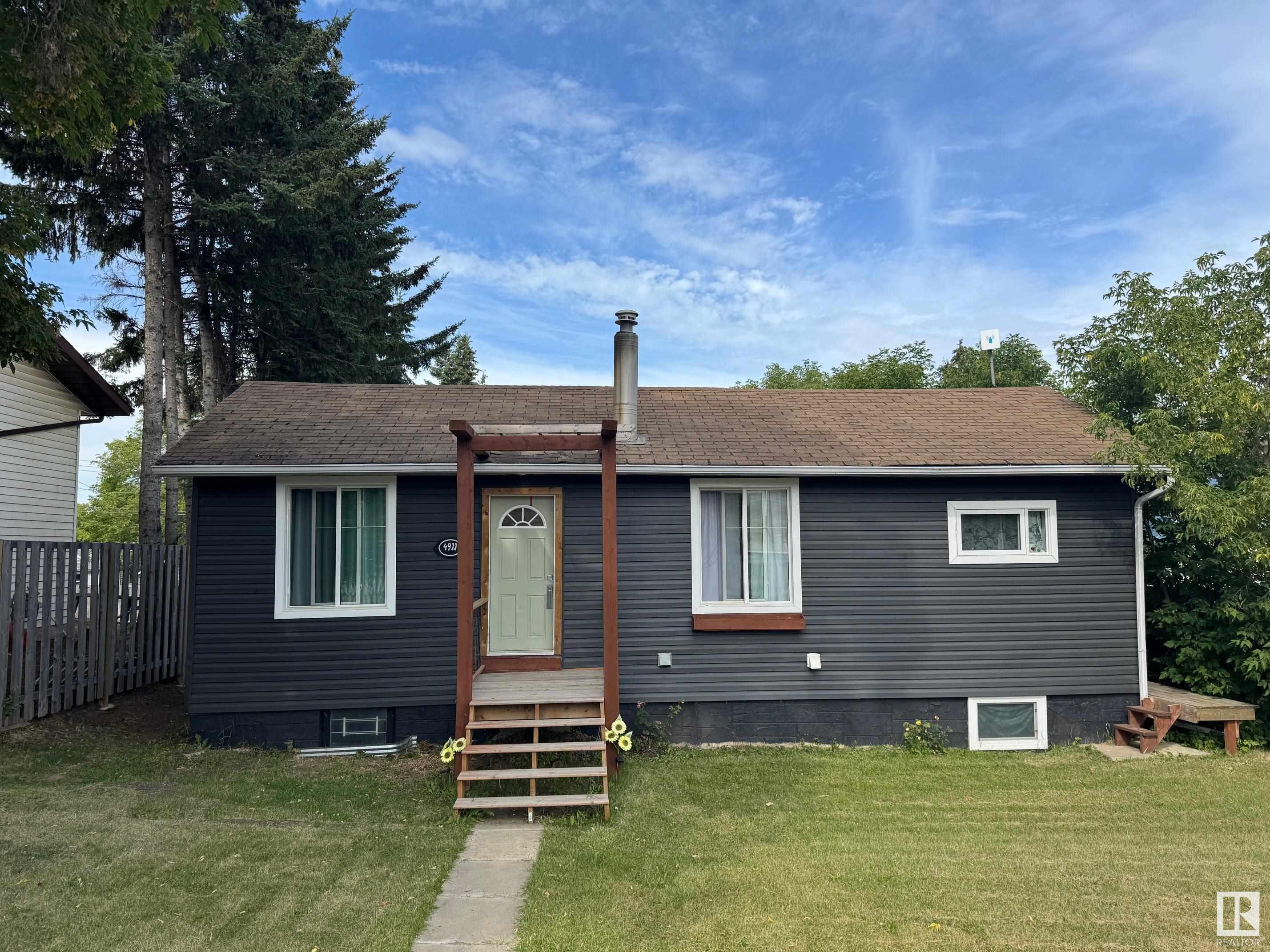 42 St Unit 4911 St, Athabasca, AB T9S 1P7