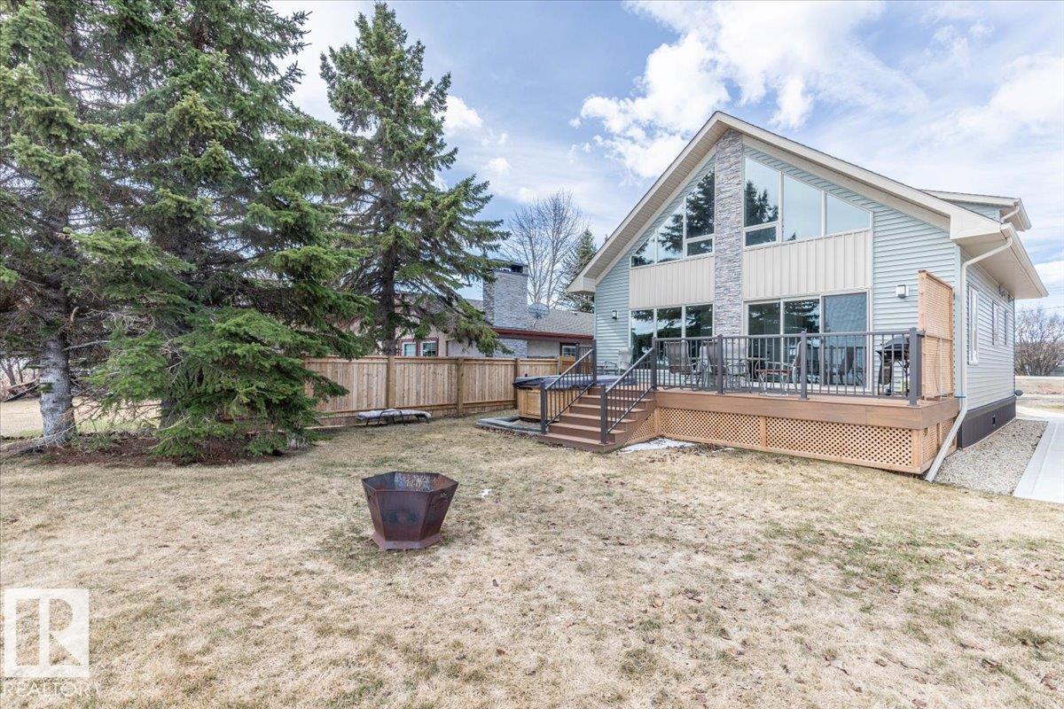 33 Lakeshore Dr, Rural Wetaskiwin County, AB T0C 2V0