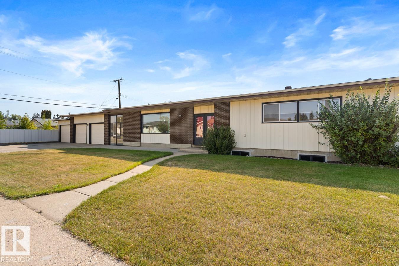 128 Av Nw Unit 8007 Ave, Edmonton, AB T5C 1T8