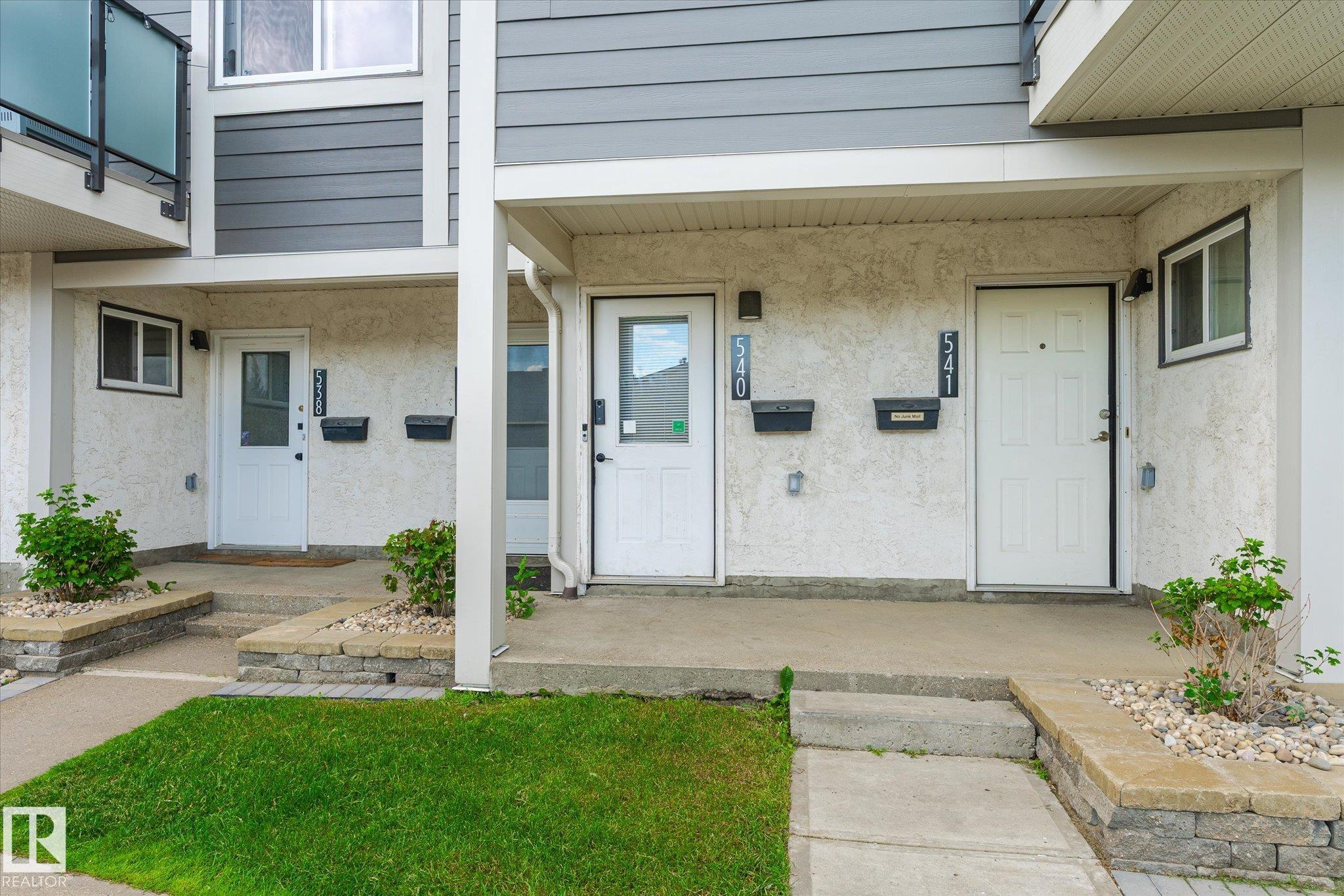 540 Willow Co Ct NW, Edmonton, AB T5L 2K7