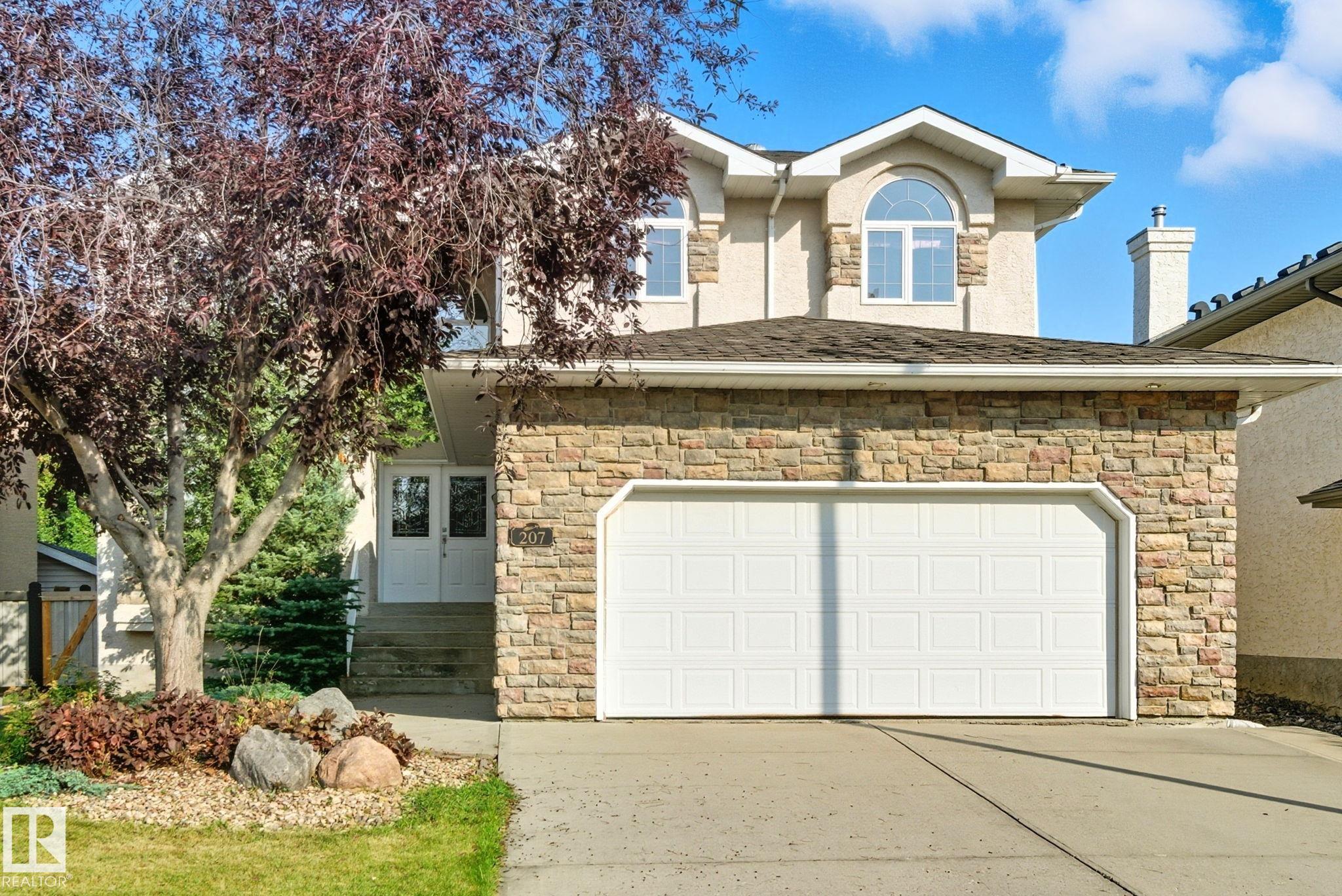 207 Falconer Link Li NW, Edmonton, AB T6R 2V7
