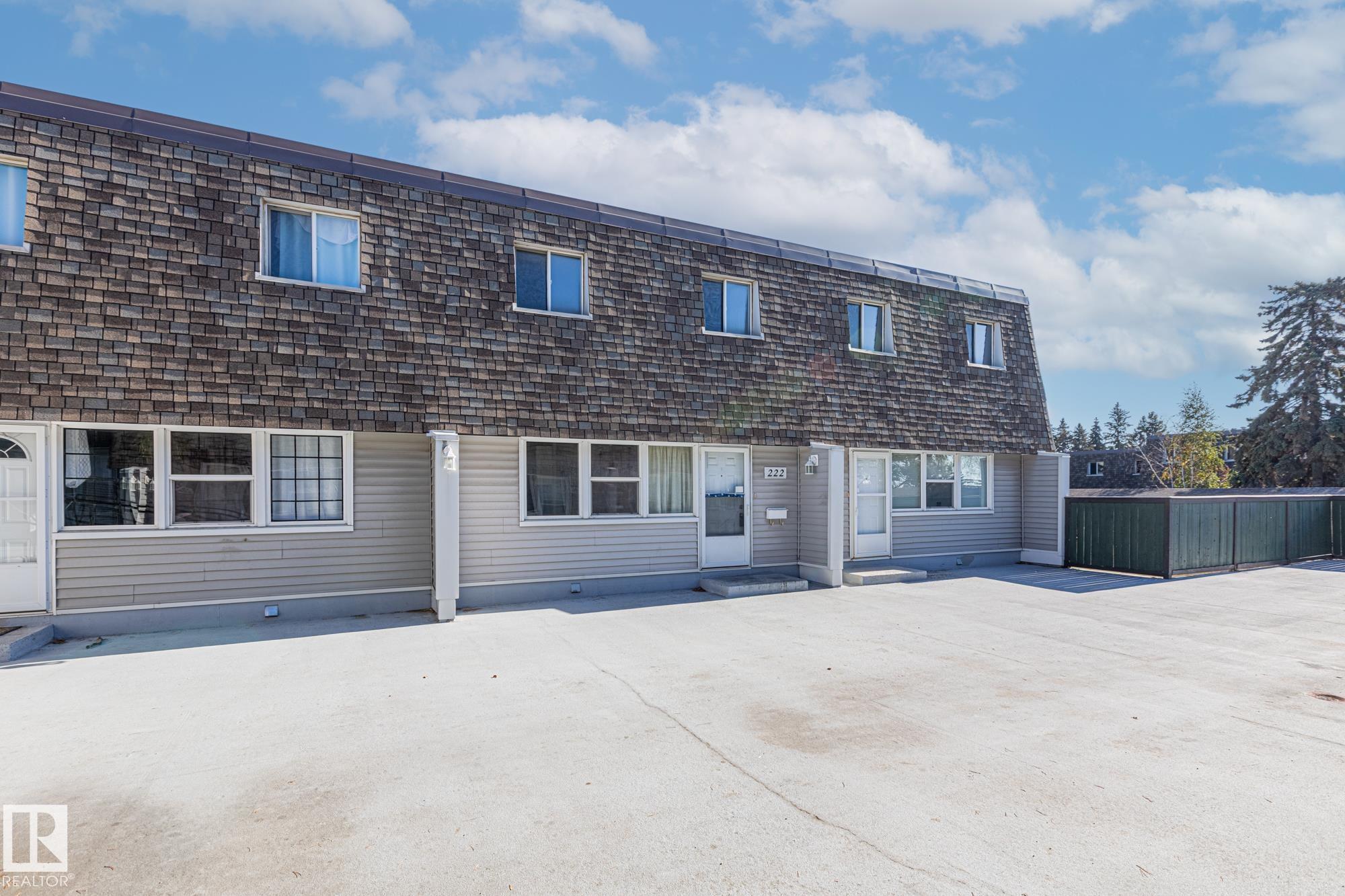 222 Village On The Grn NW, Edmonton, AB T5A 1H2