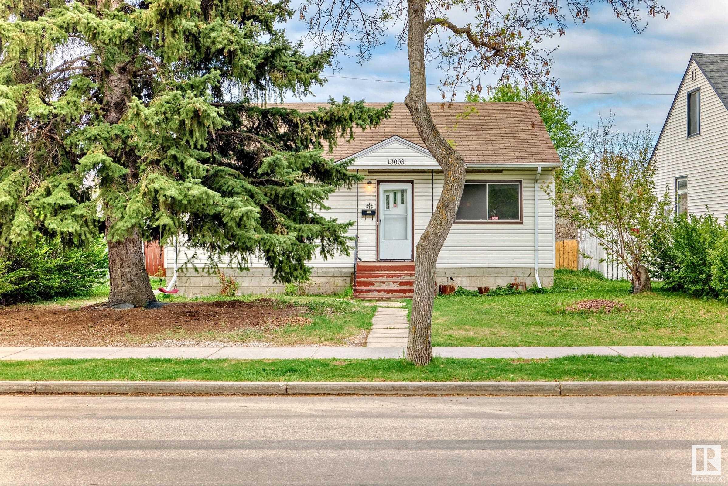 13003 Sherbrooke Ave NW, Edmonton, AB T5L 4E6