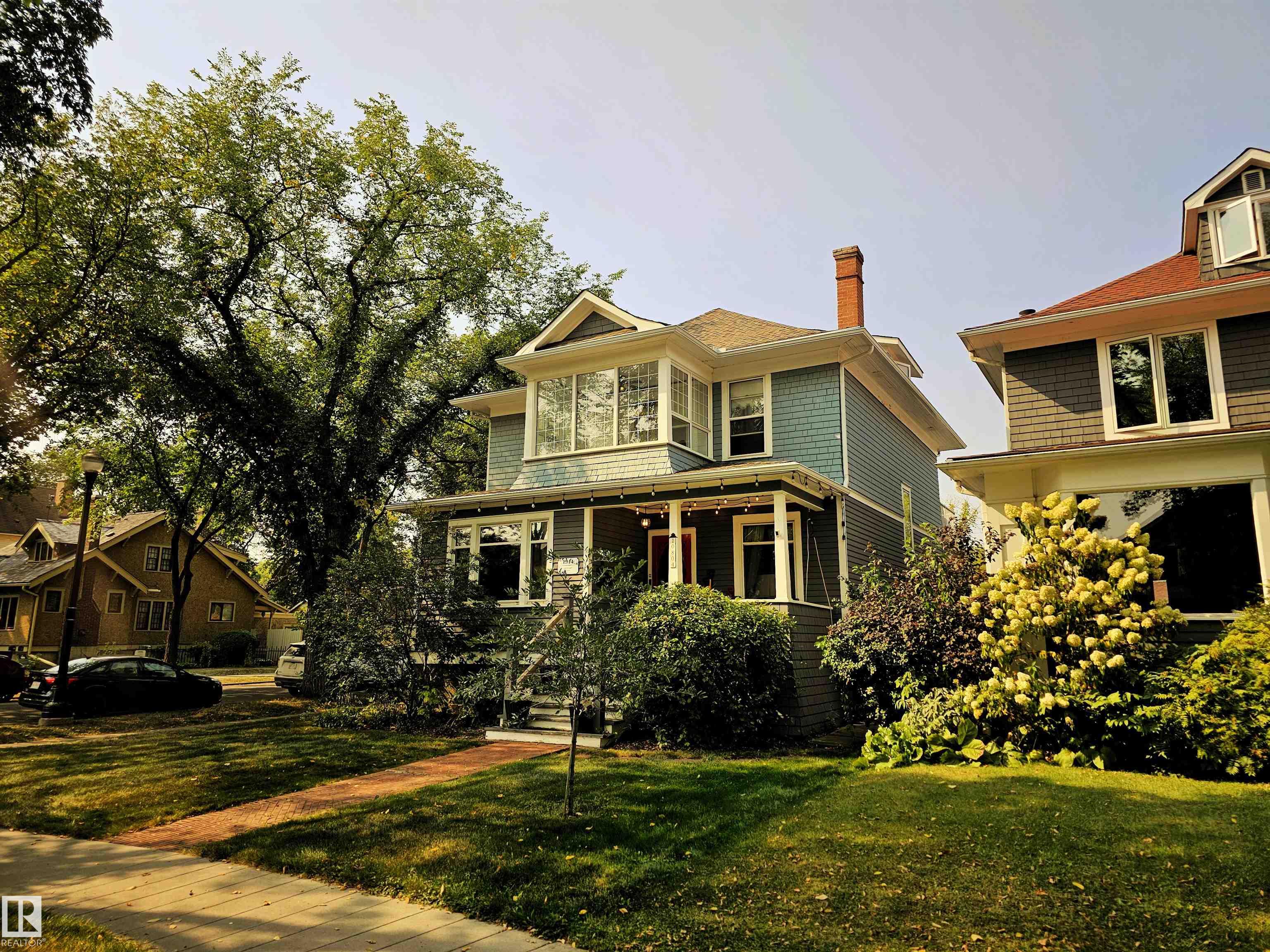 125 St Nw Unit 10804 St, Edmonton, AB T5M 0L4