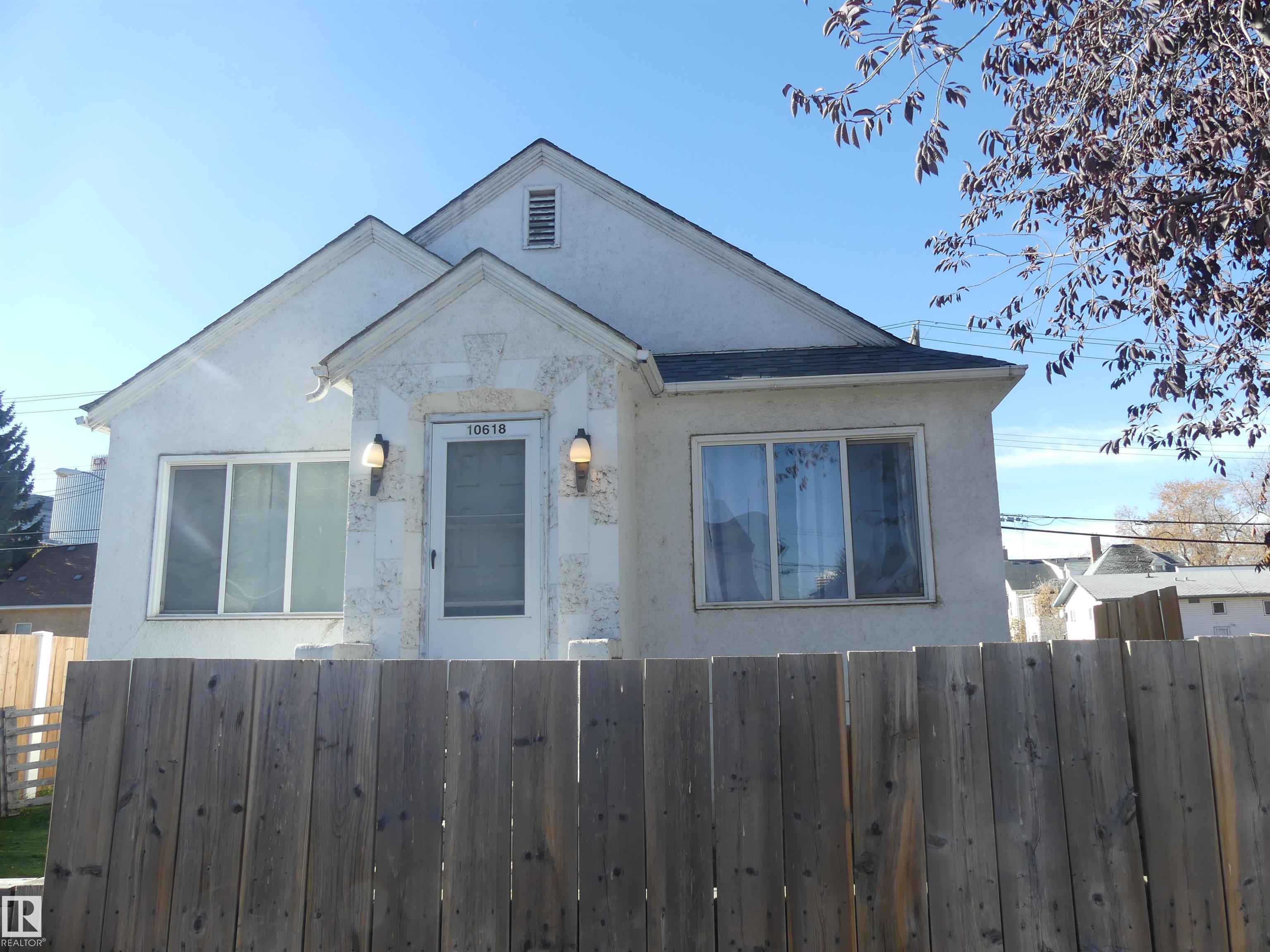 96 St Nw Unit 10618 St, Edmonton, AB T5H 2J2