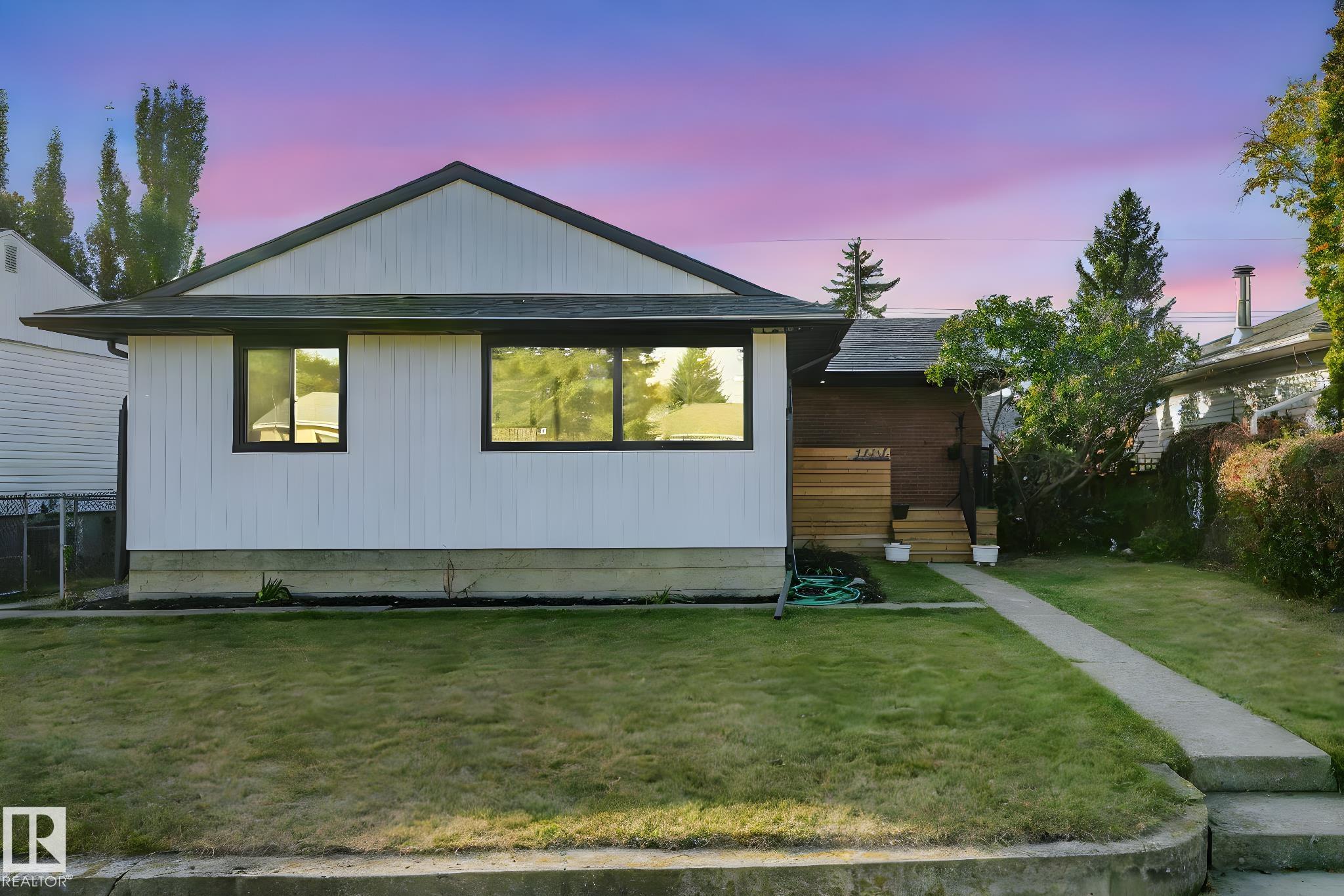 82 St Nw Unit 7404 St, Edmonton, AB T6C 2X1