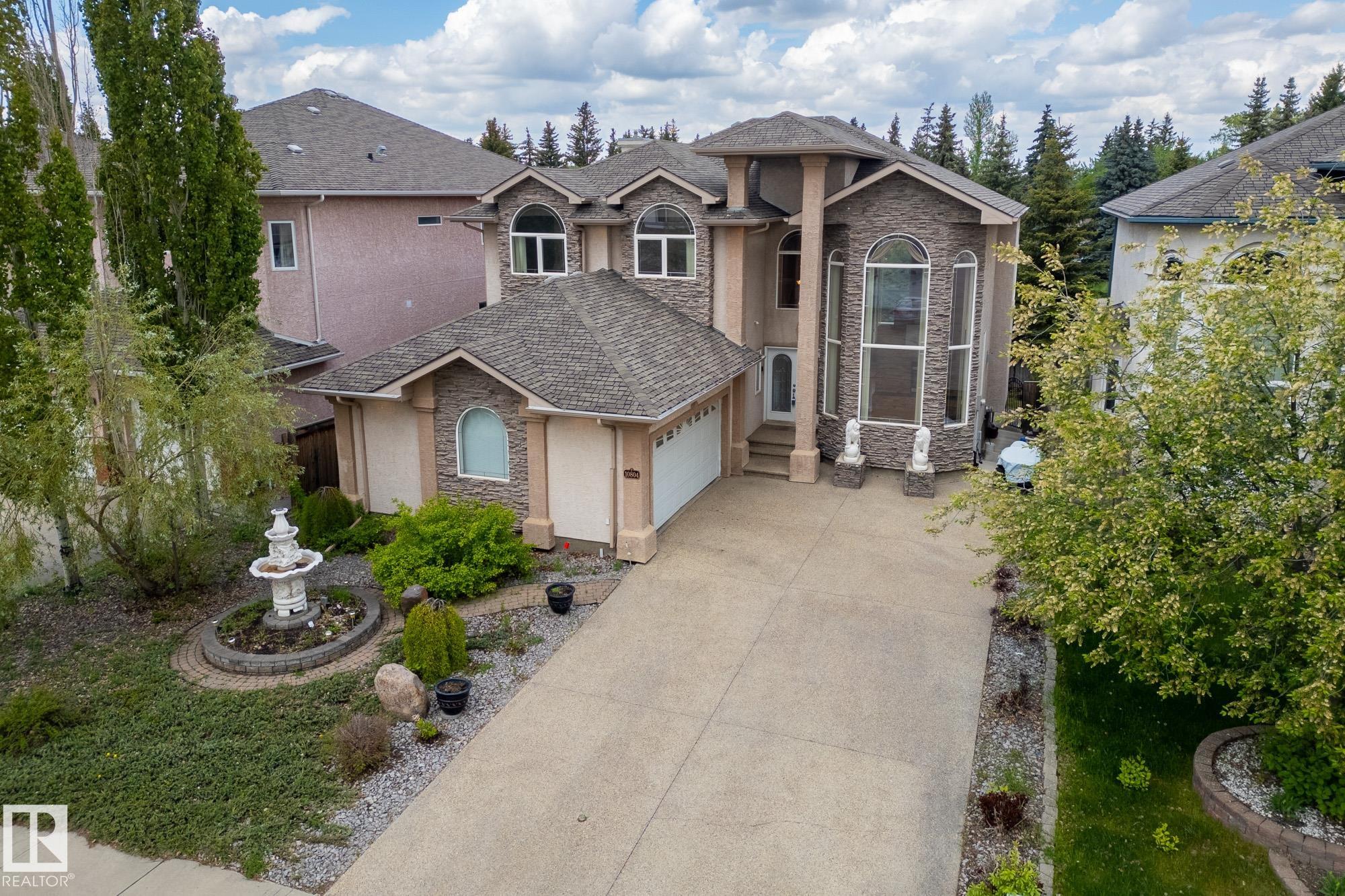 6 Av Sw Unit 10804 Ave, Edmonton, AB T6W 1G3