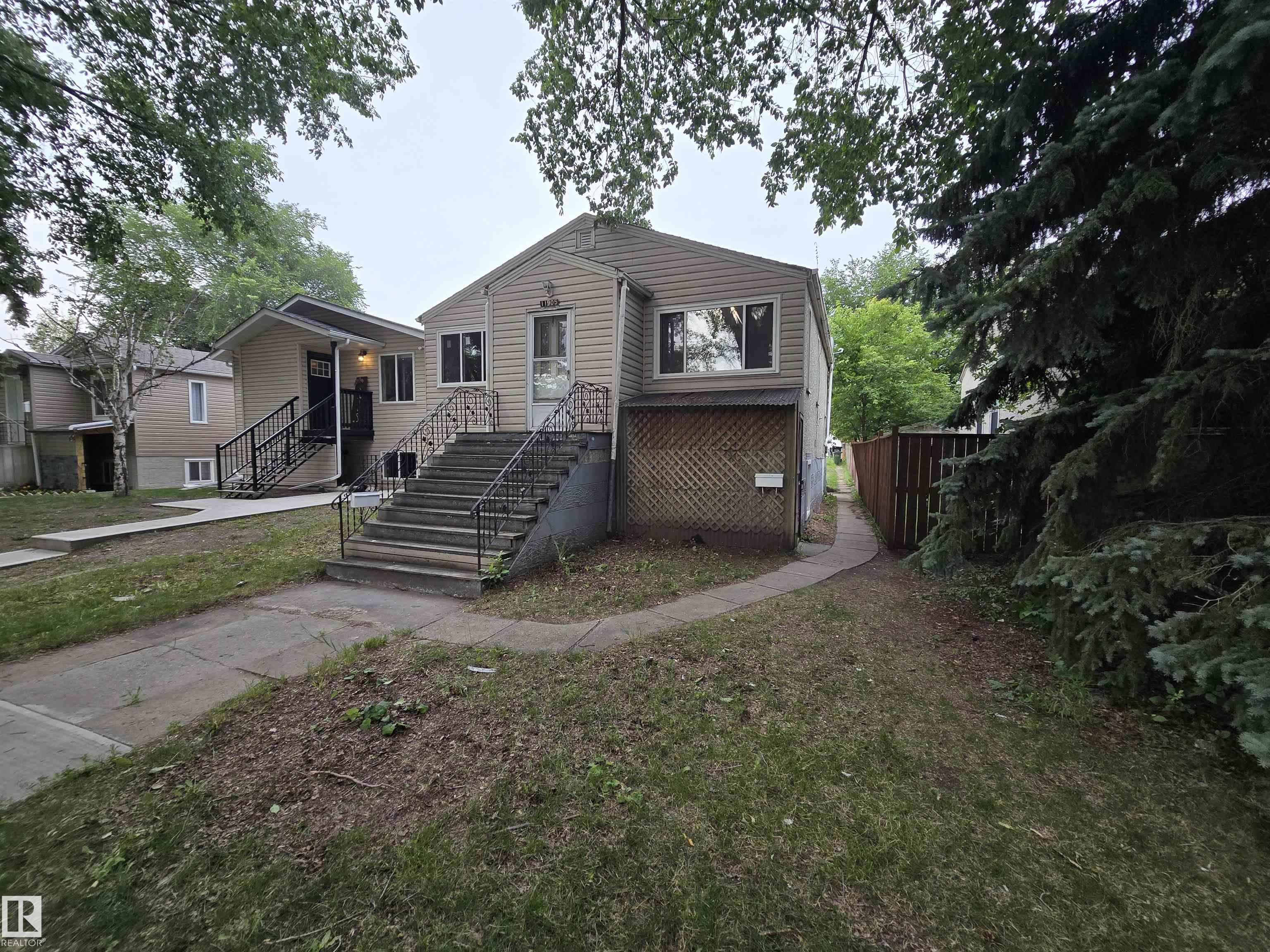70 St Nw Unit 11905 St, Edmonton, AB T5B 1V1