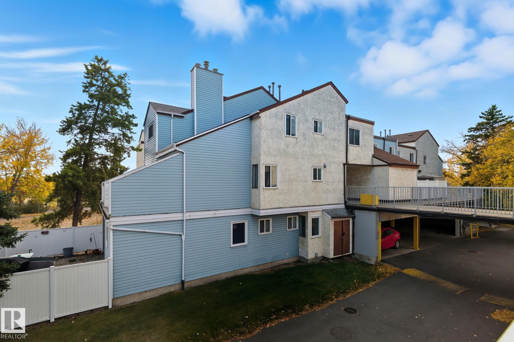 181 Lancaster Tc Ter NW, Edmonton, AB T5X 5T1